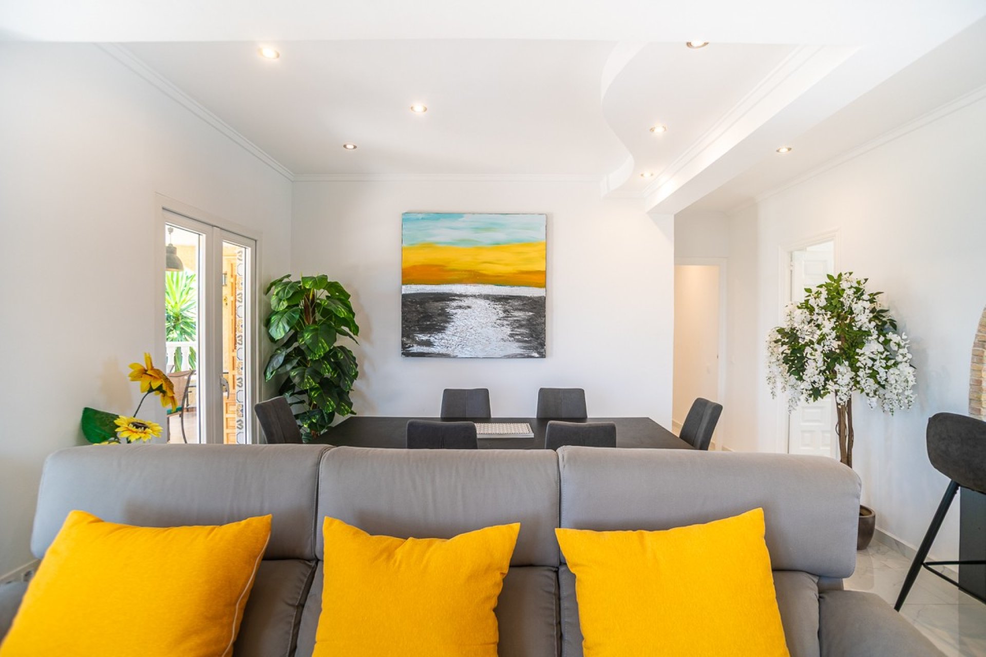 Resale - Villa * - Torrevieja - La Siesta *