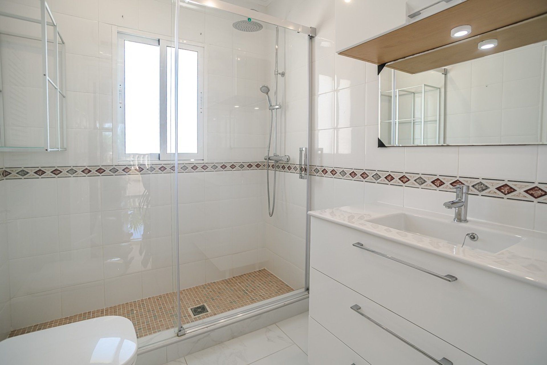 Resale - Villa * - Torrevieja - La Siesta *