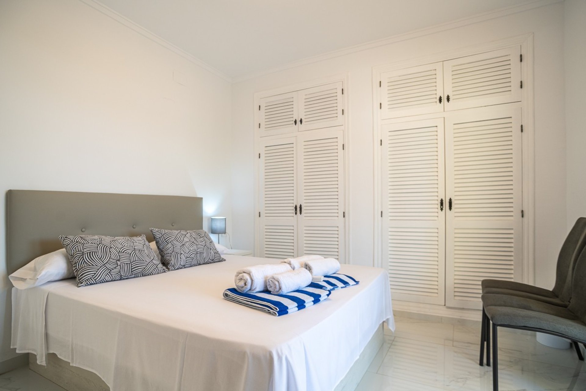 Resale - Villa * - Torrevieja - La Siesta *