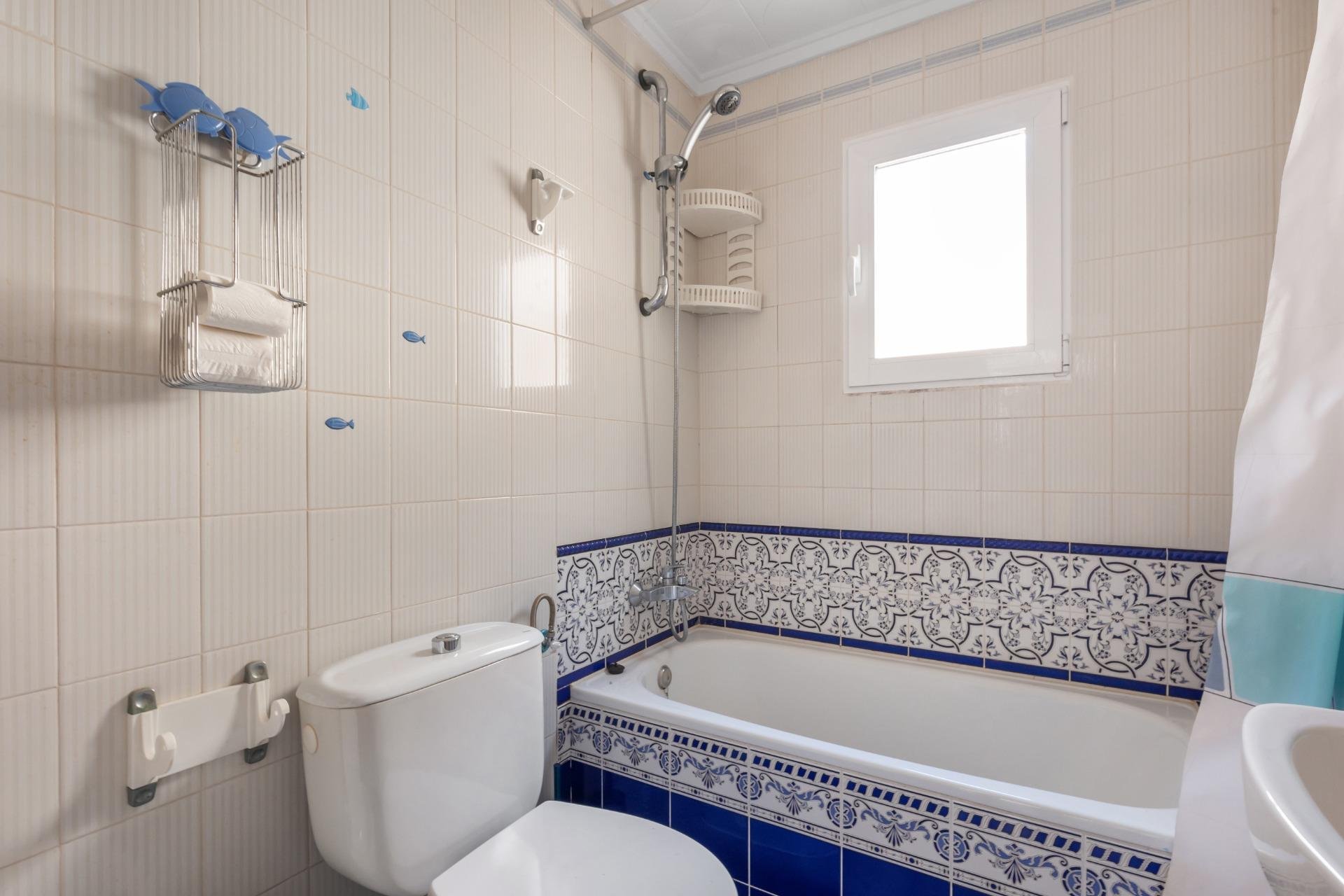 Resale - Villa * - Torrevieja * - La Siesta *