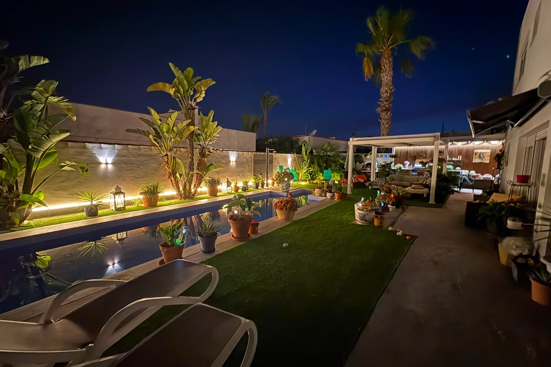 Resale - Villa * - Torrevieja * - La Siesta *