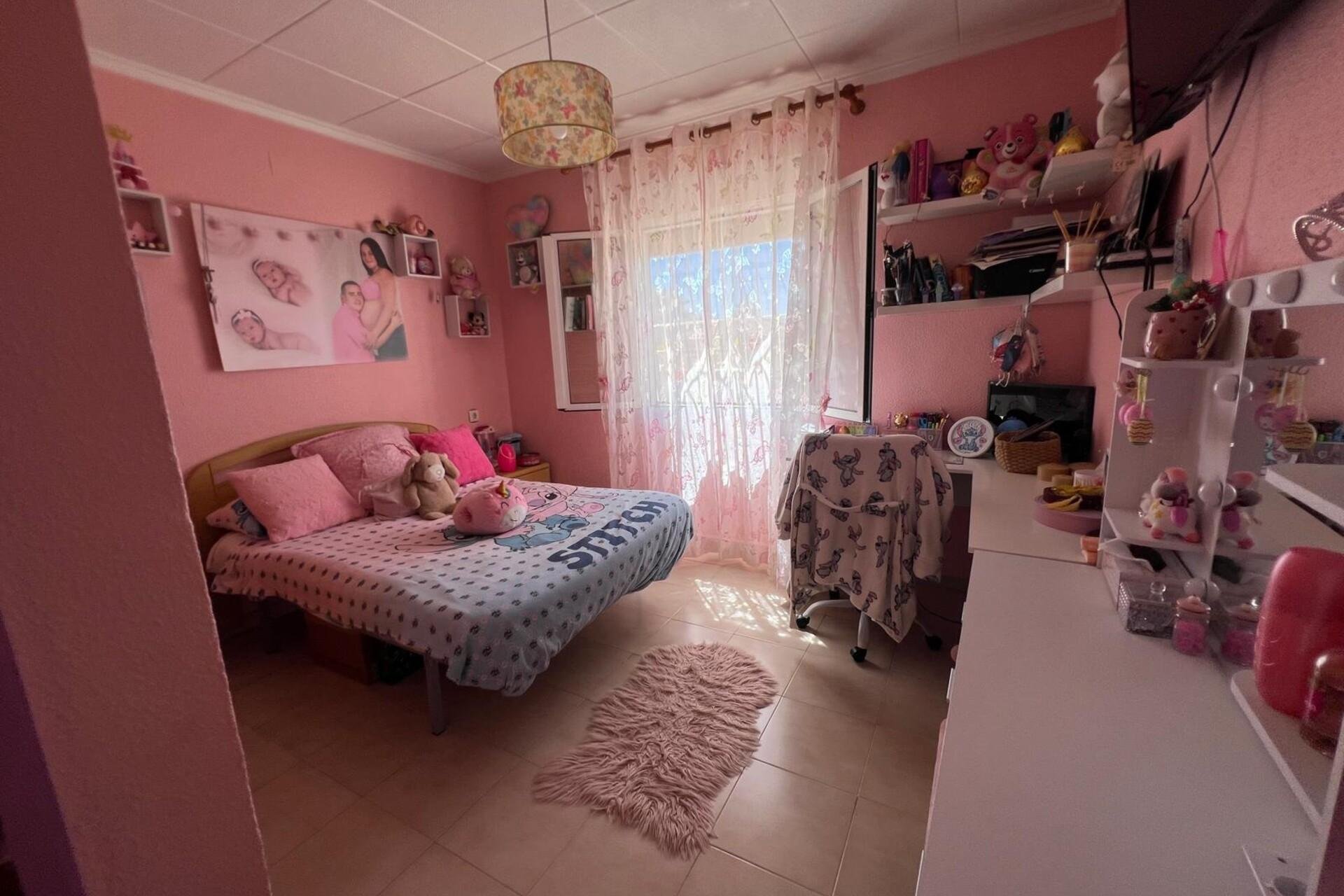 Resale - Villa * - Torrevieja * - La Siesta *