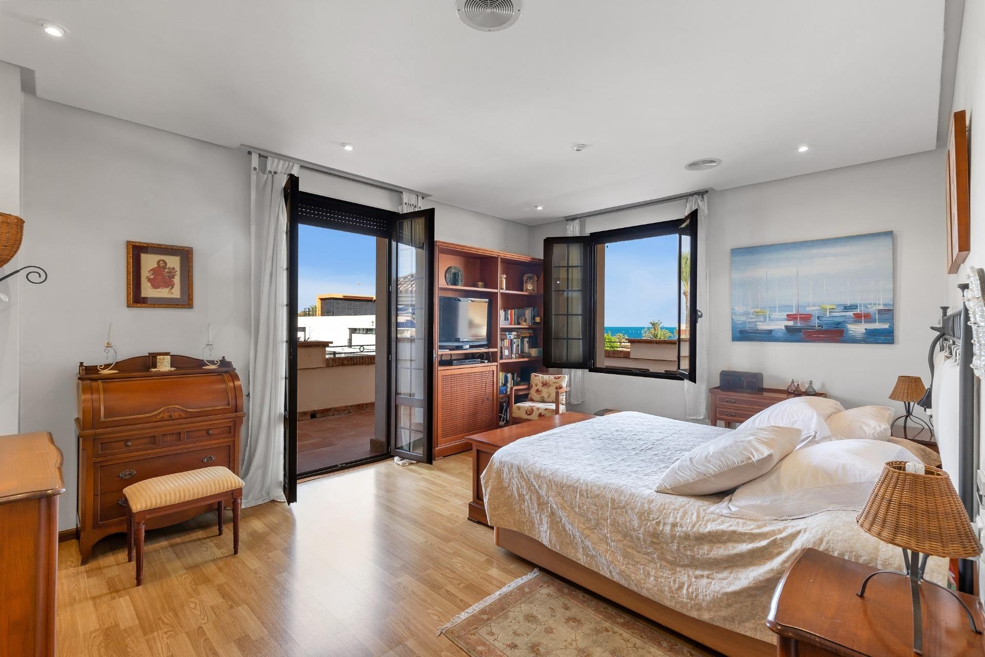 Resale - Villa * - Torrevieja - La veleta