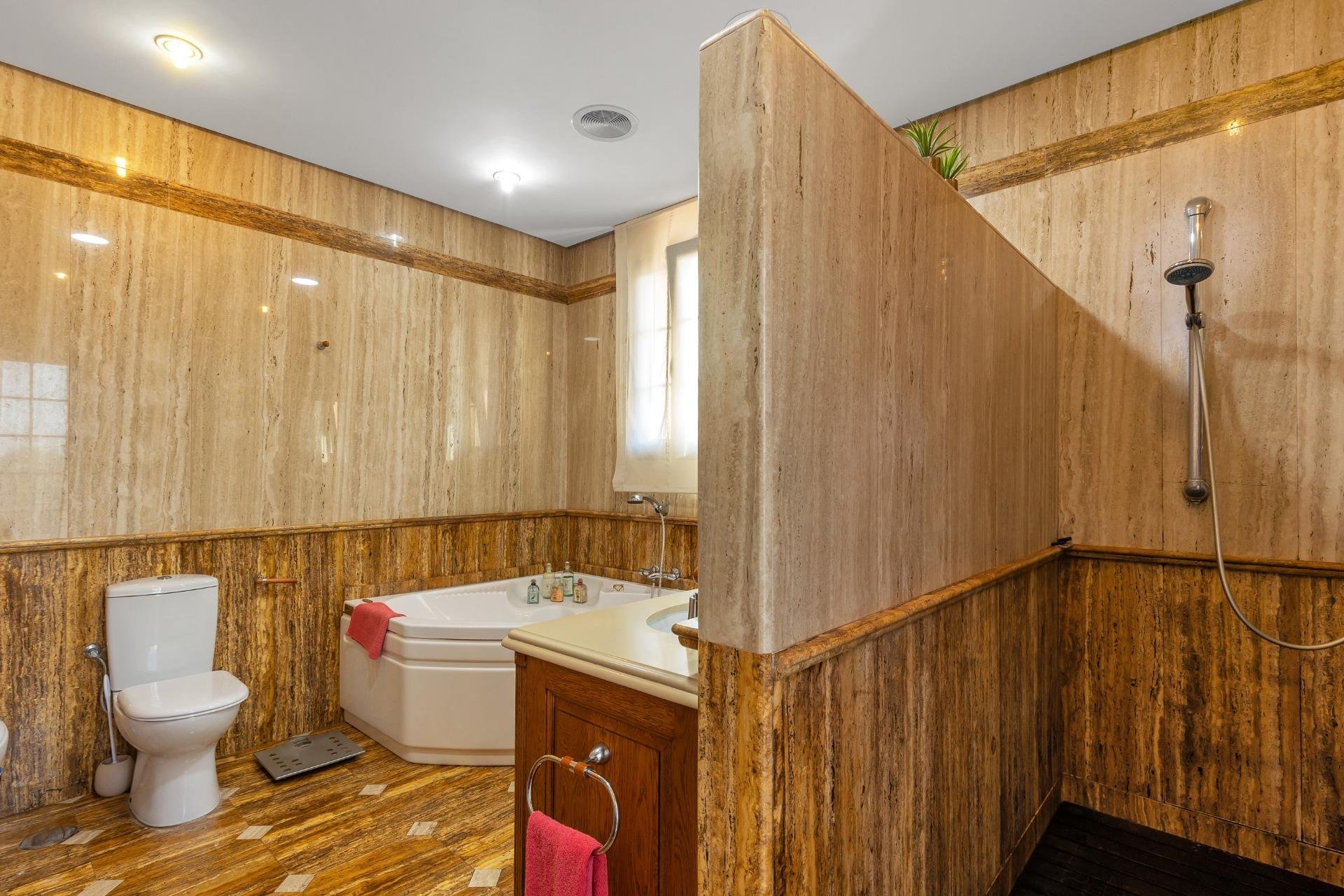 Resale - Villa * - Torrevieja - La veleta