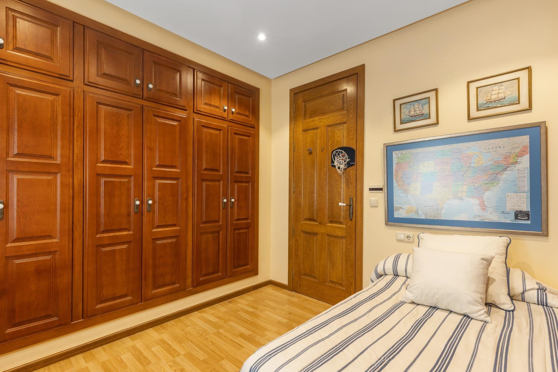 Resale - Villa * - Torrevieja - La veleta