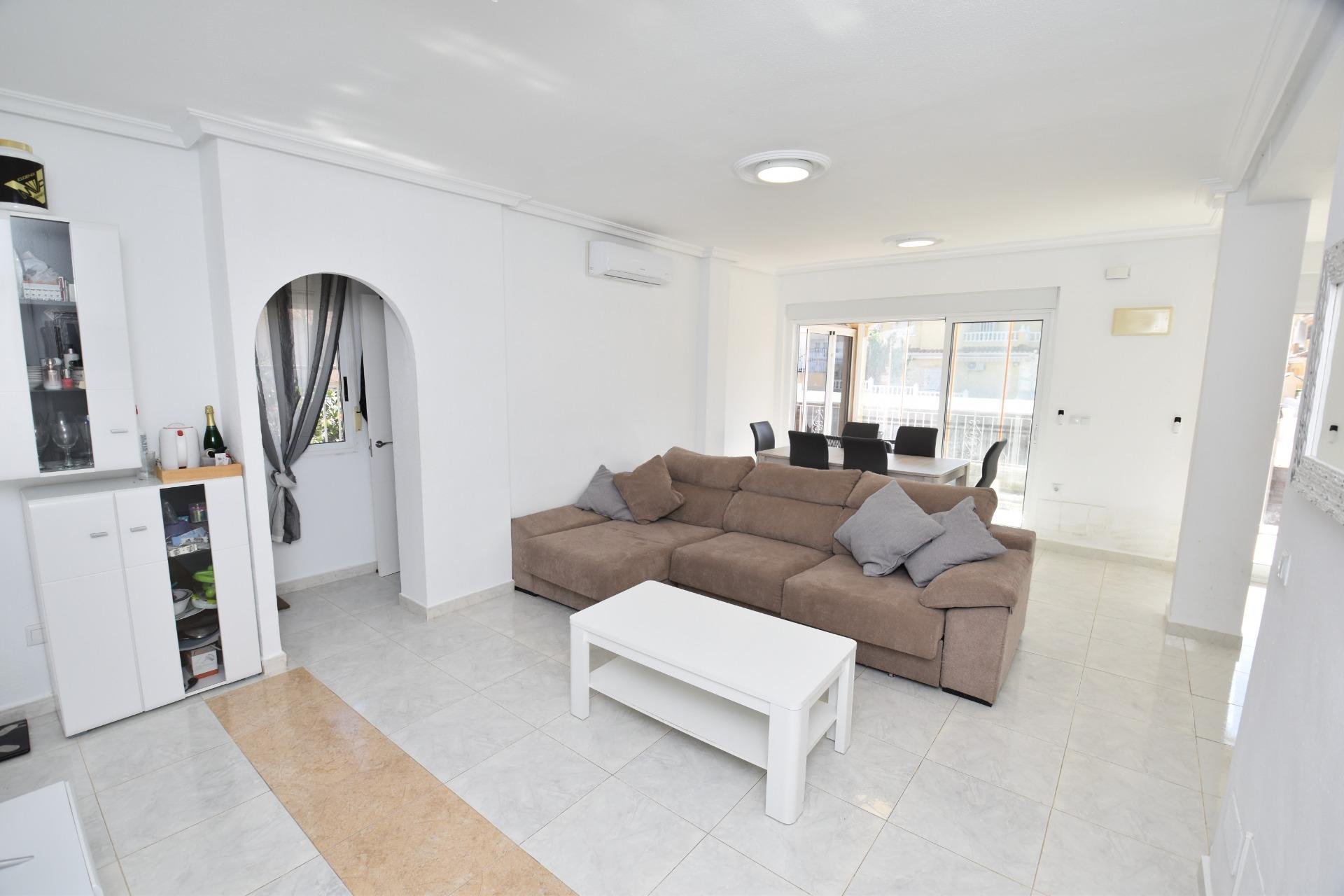 Resale - Villa - Torrevieja - Los Altos