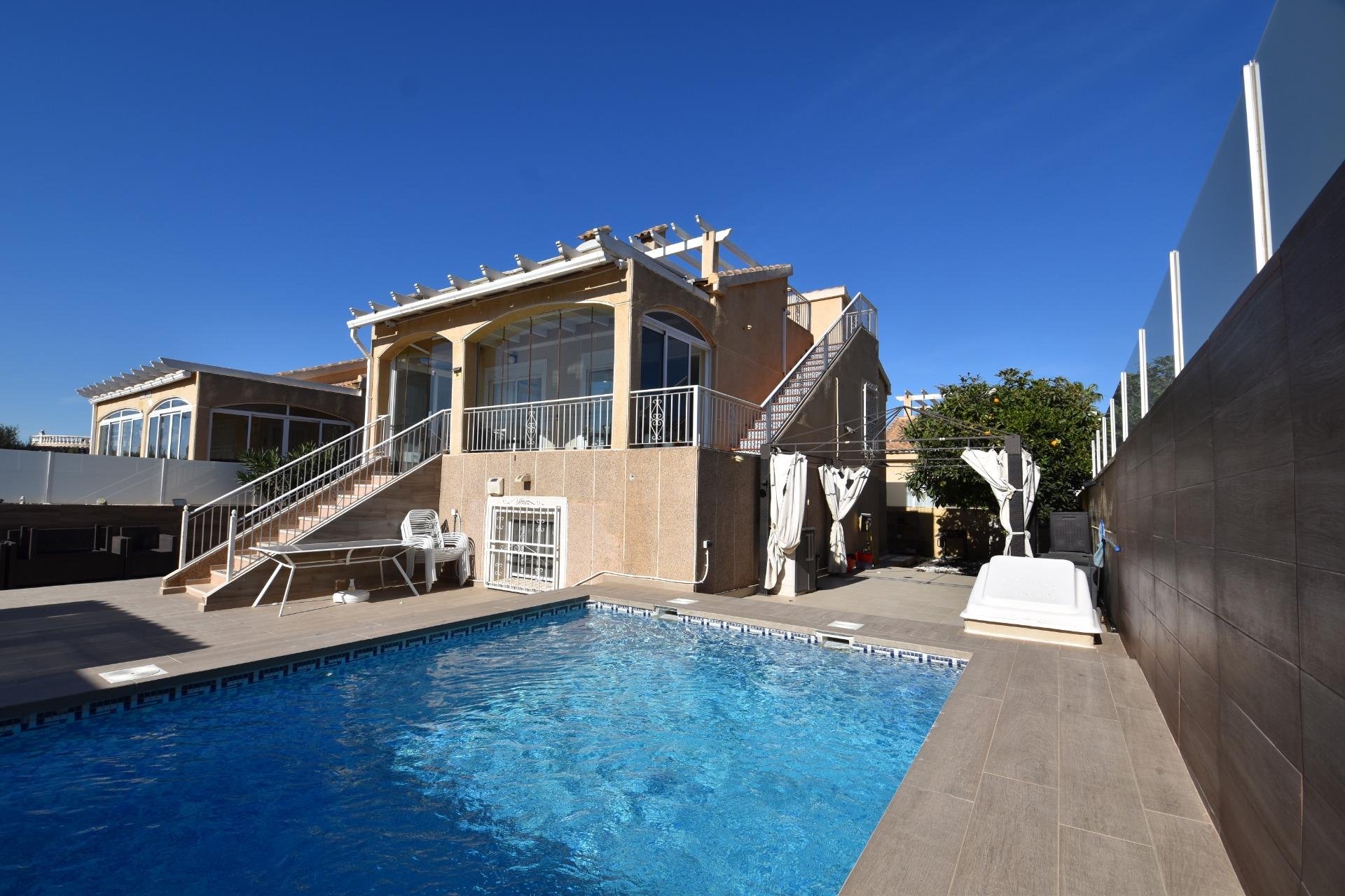 Resale - Villa - Torrevieja - Los Altos