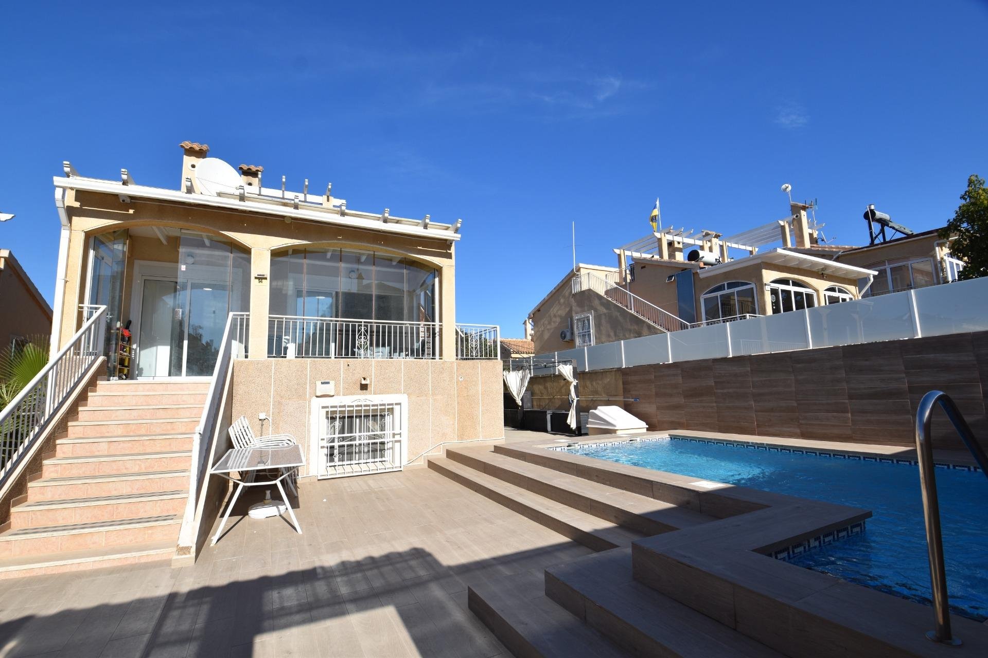 Resale - Villa - Torrevieja - Los Altos