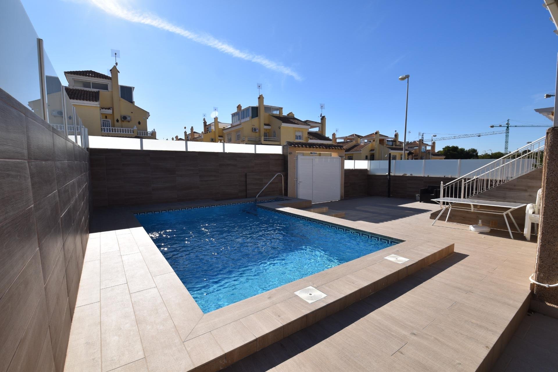 Resale - Villa - Torrevieja - Los Altos