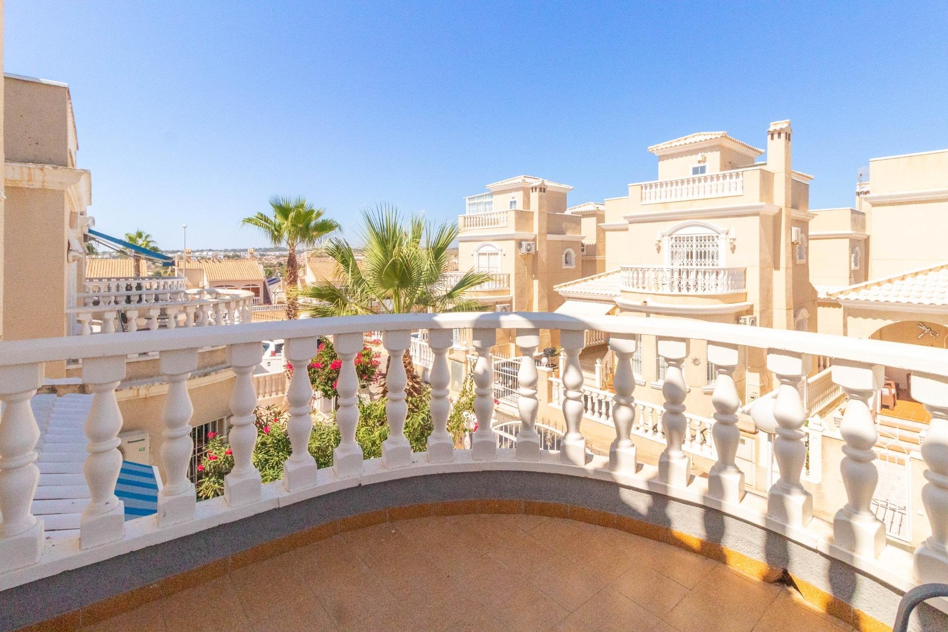 Resale - Villa - Torrevieja - Los altos