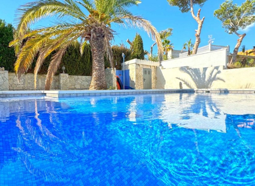 Resale - Villa * - Torrevieja - Los Balcones *