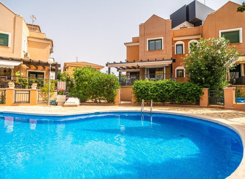 Resale - Villa * - Torrevieja - Los Balcones *