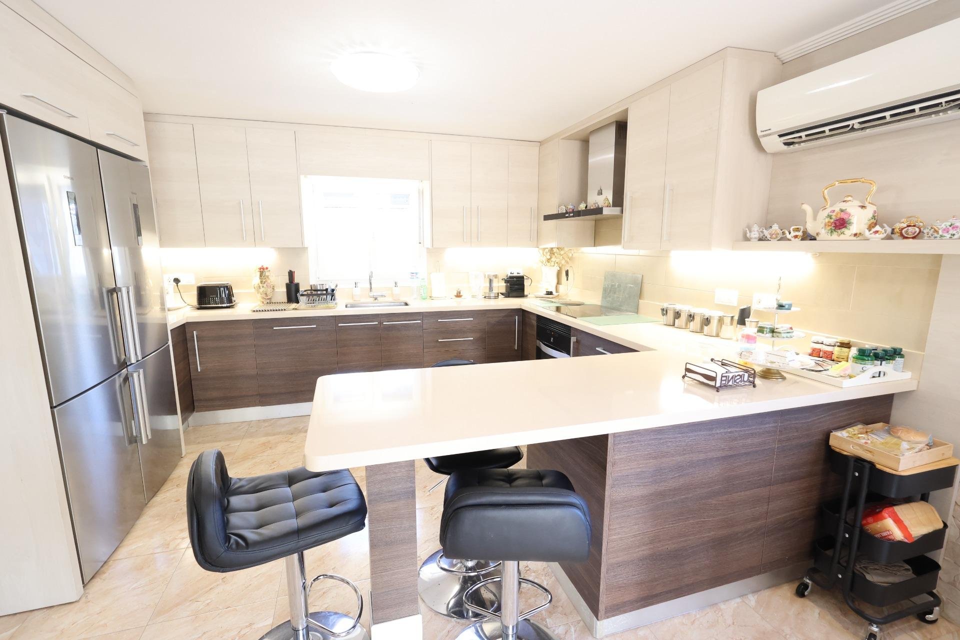 Resale - Villa * - Torrevieja - Los Balcones *