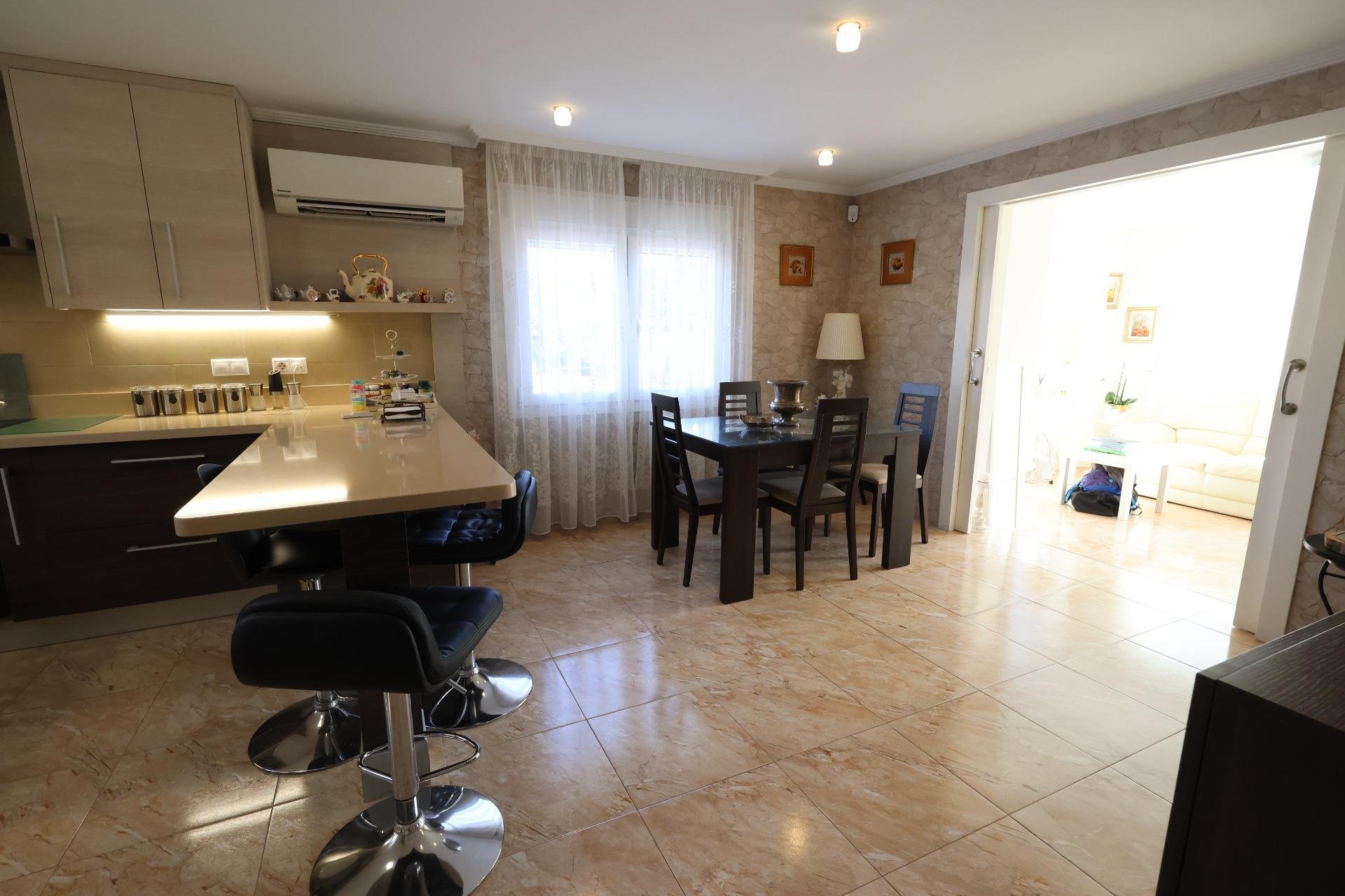Resale - Villa * - Torrevieja - Los Balcones *