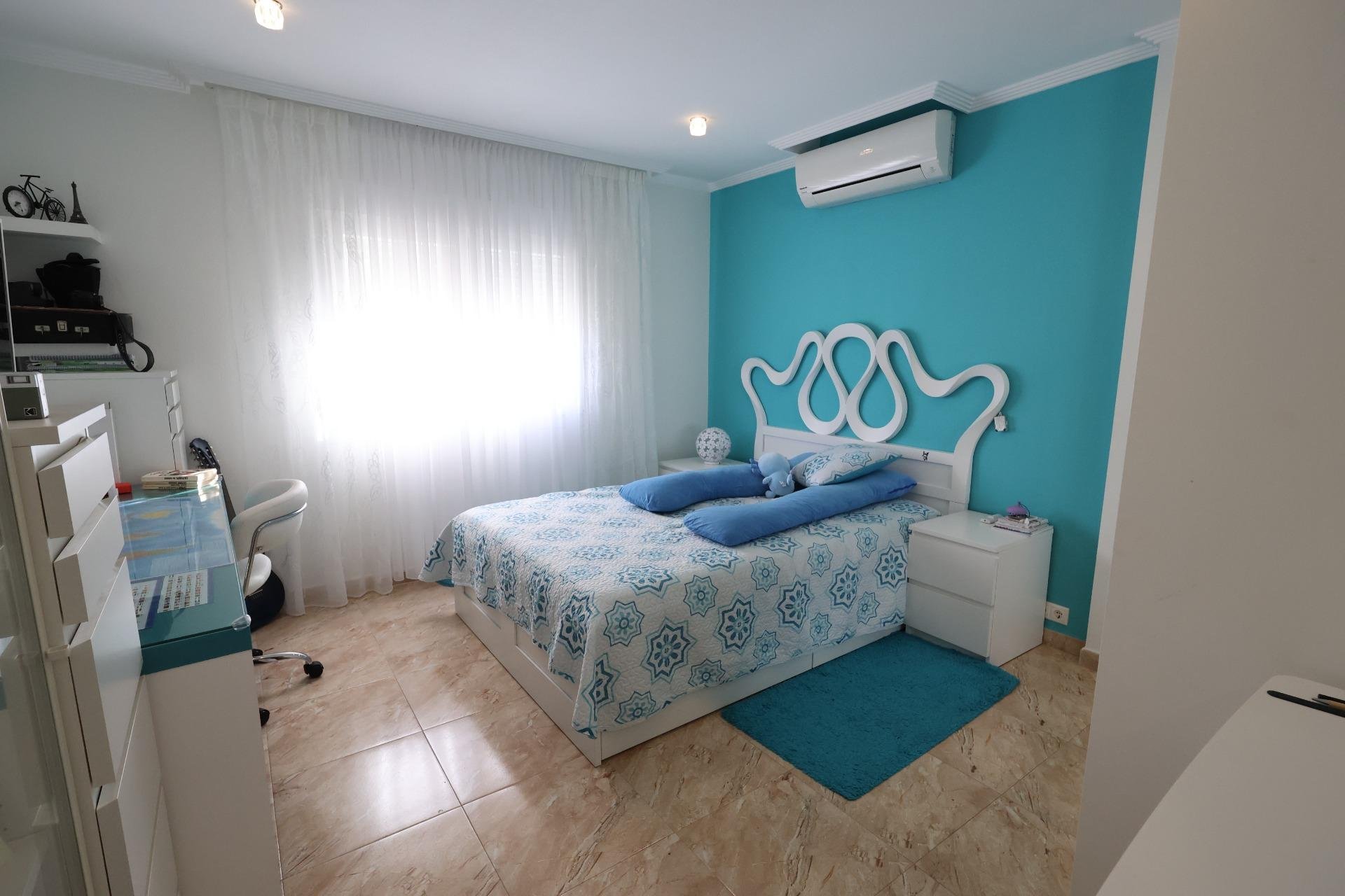 Resale - Villa * - Torrevieja - Los Balcones *
