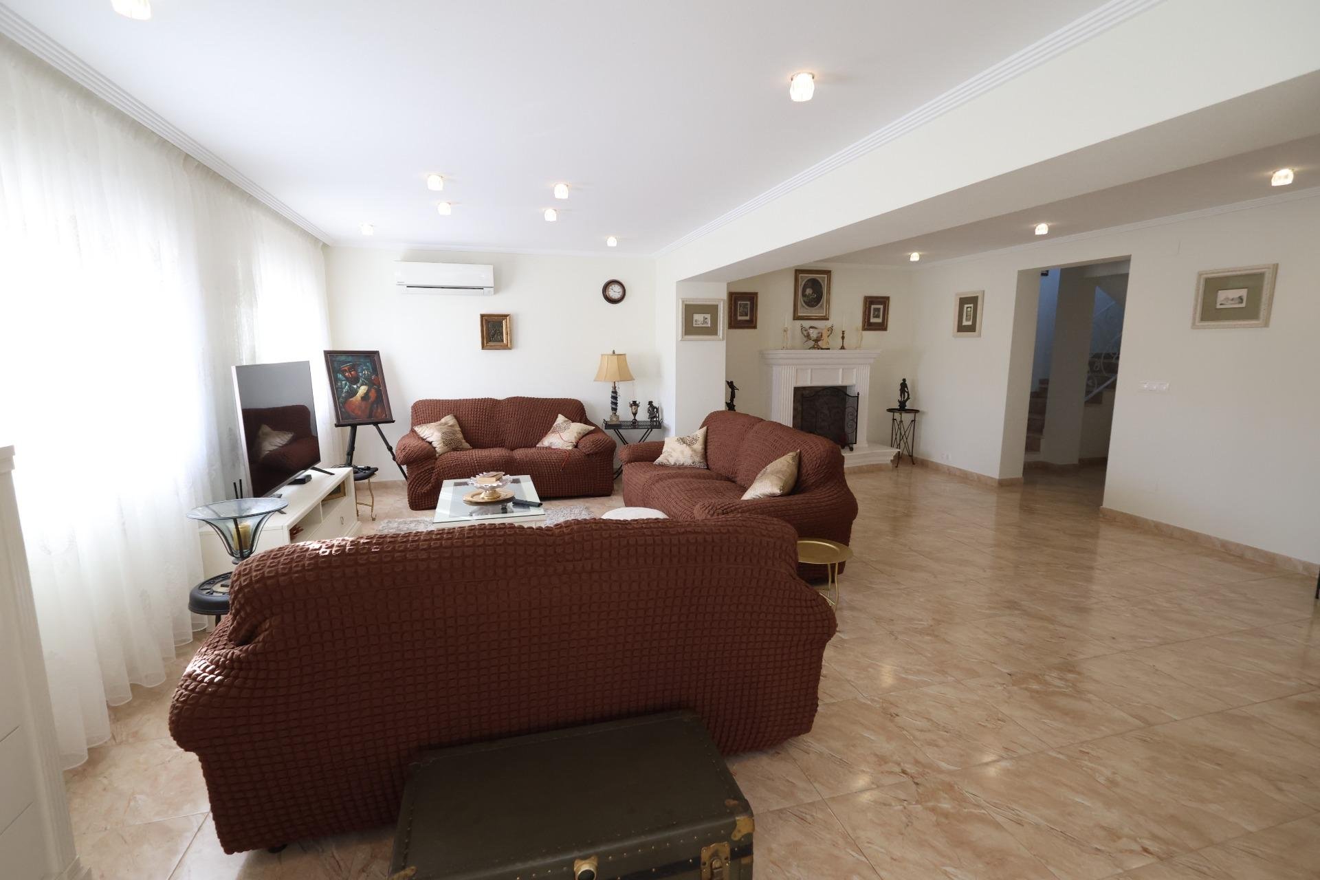 Resale - Villa * - Torrevieja - Los Balcones *