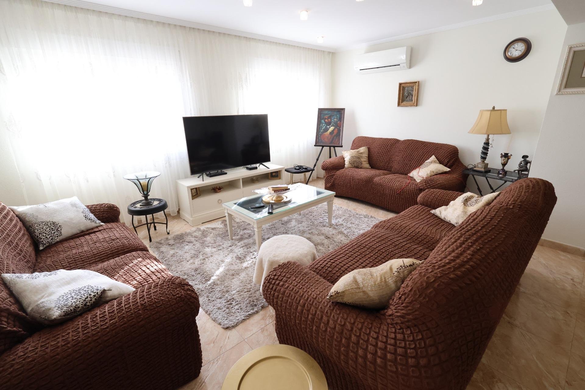 Resale - Villa * - Torrevieja - Los Balcones *