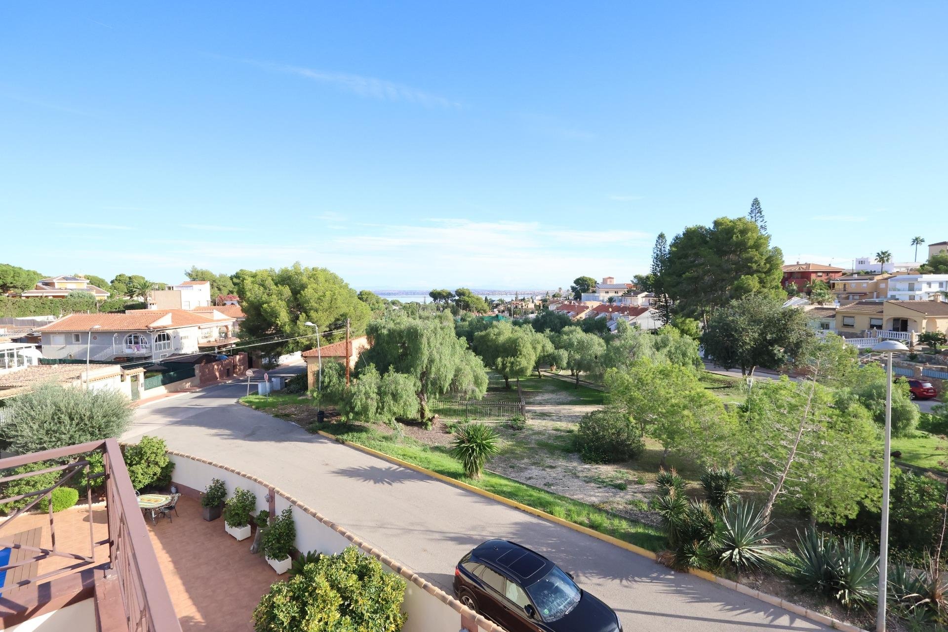 Resale - Villa * - Torrevieja - Los Balcones *