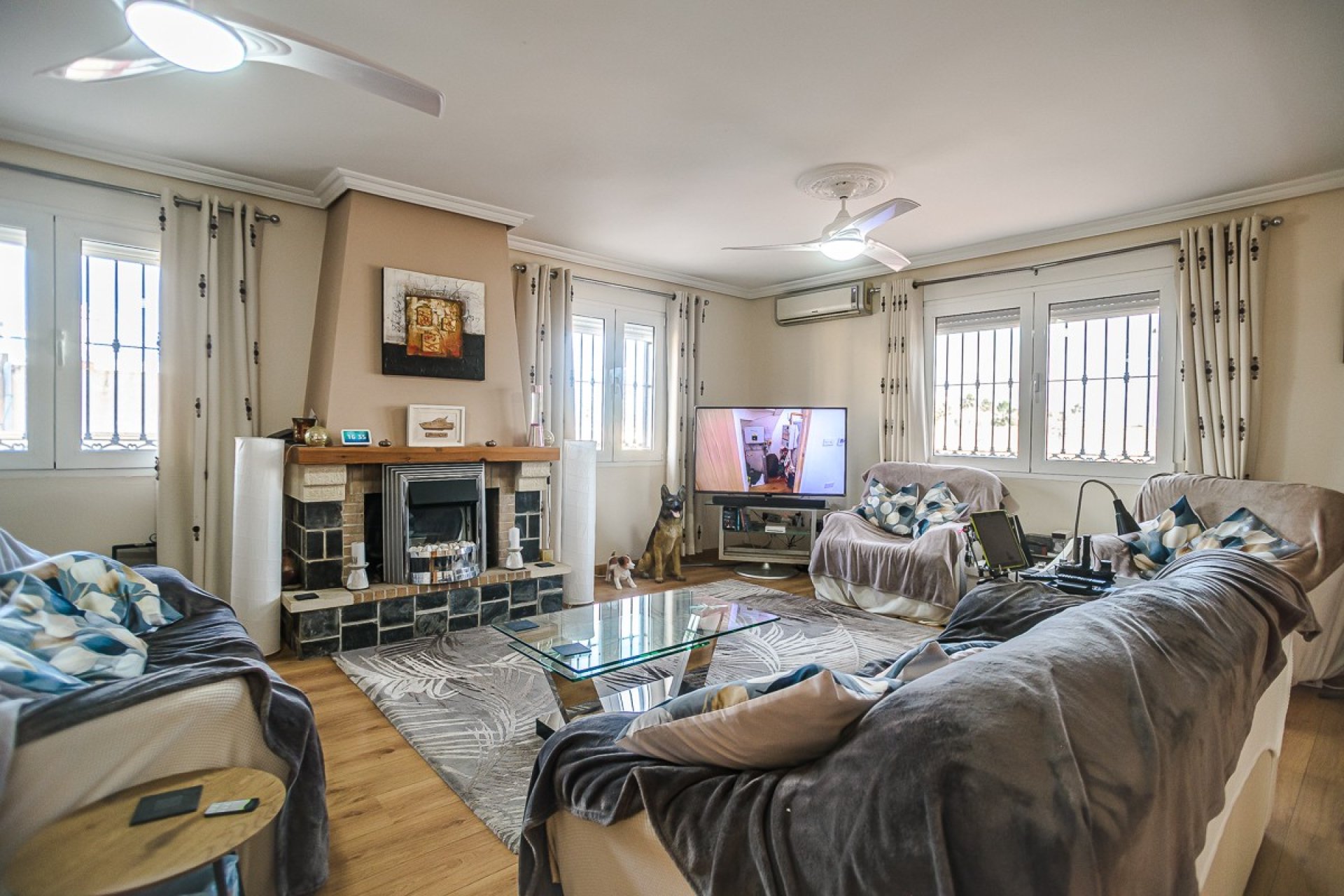 Resale - Villa * - Torrevieja * - Los Balcones *