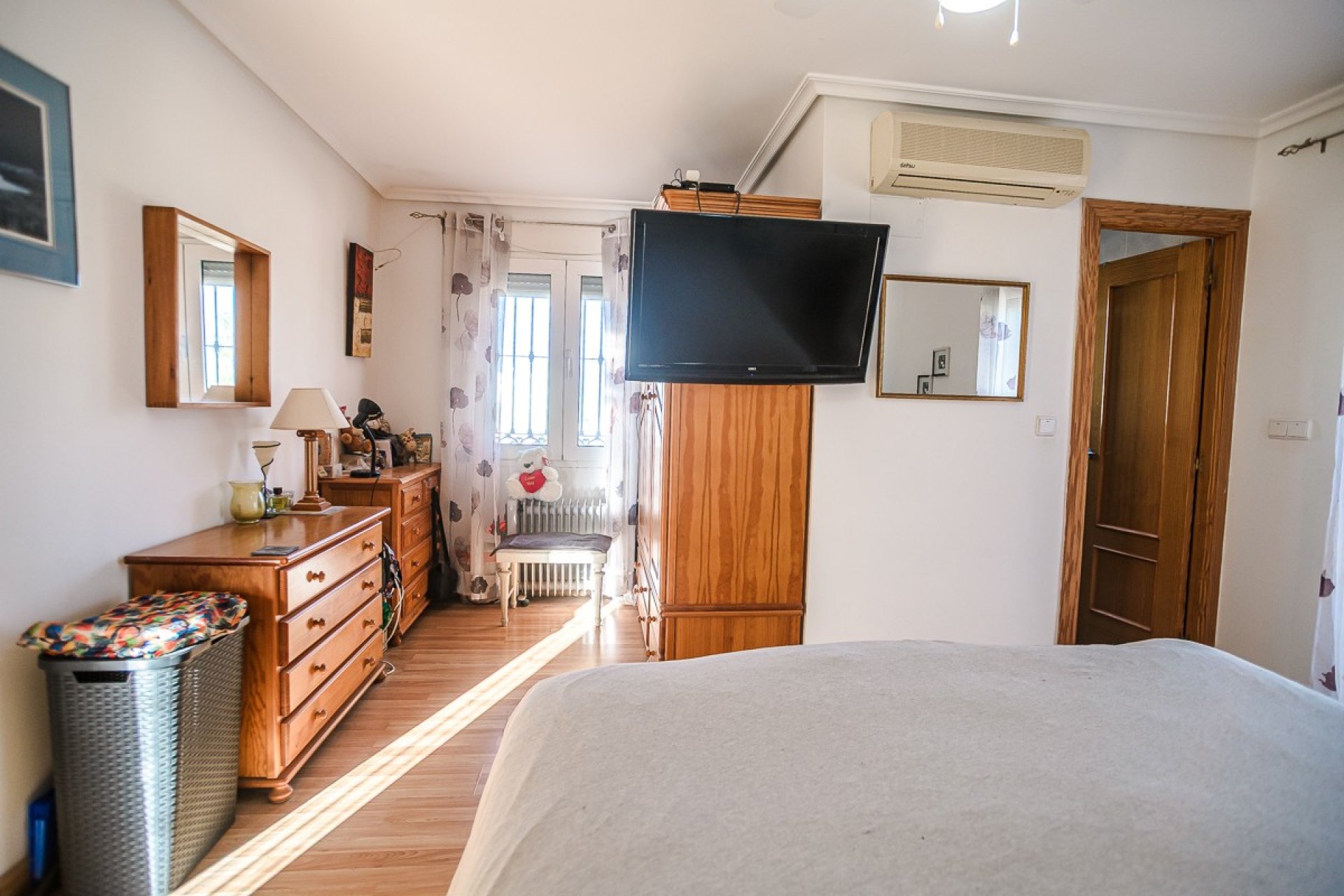 Resale - Villa * - Torrevieja * - Los Balcones *