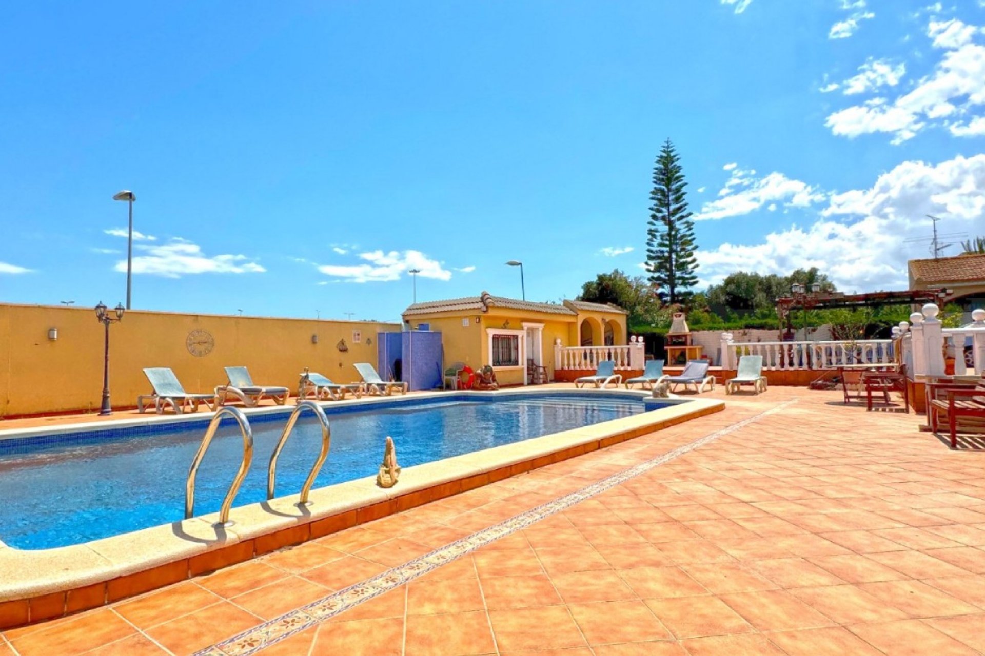 Resale - Villa * - Torrevieja * - Los Balcones *