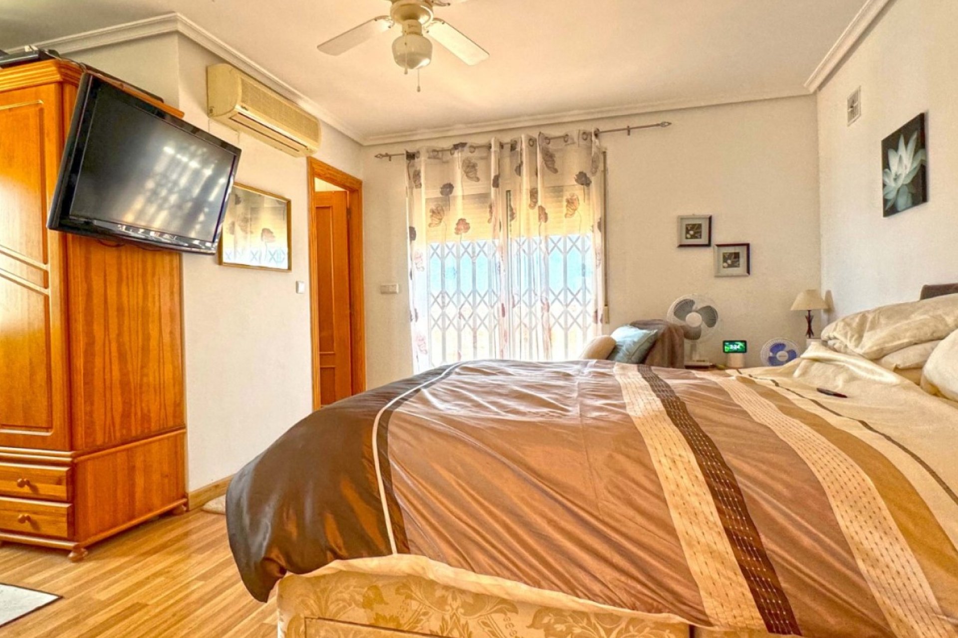 Resale - Villa * - Torrevieja * - Los Balcones *