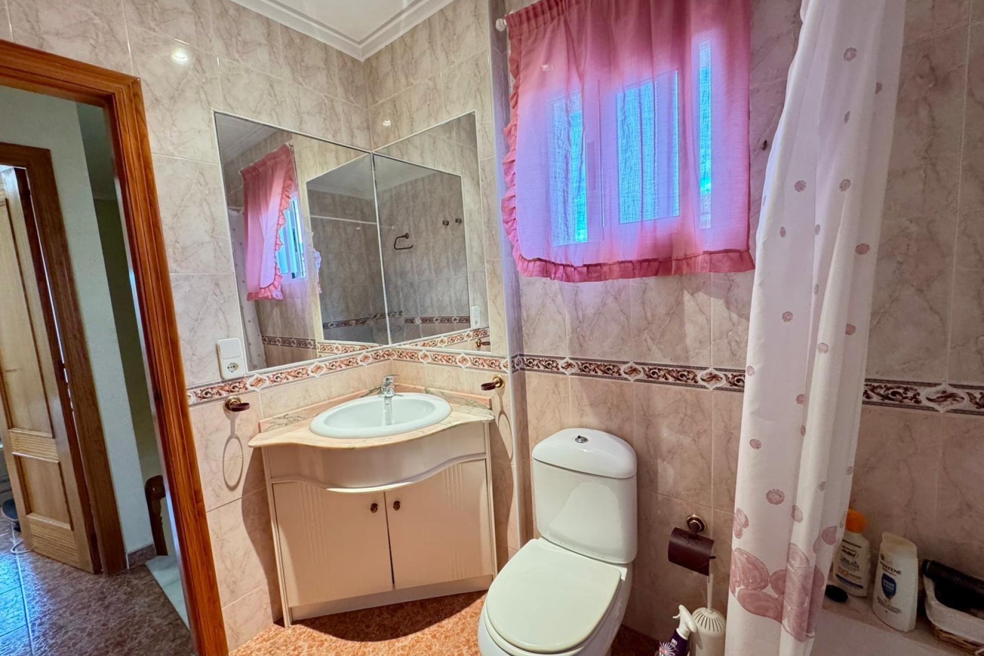 Resale - Villa * - Torrevieja * - Los Balcones *