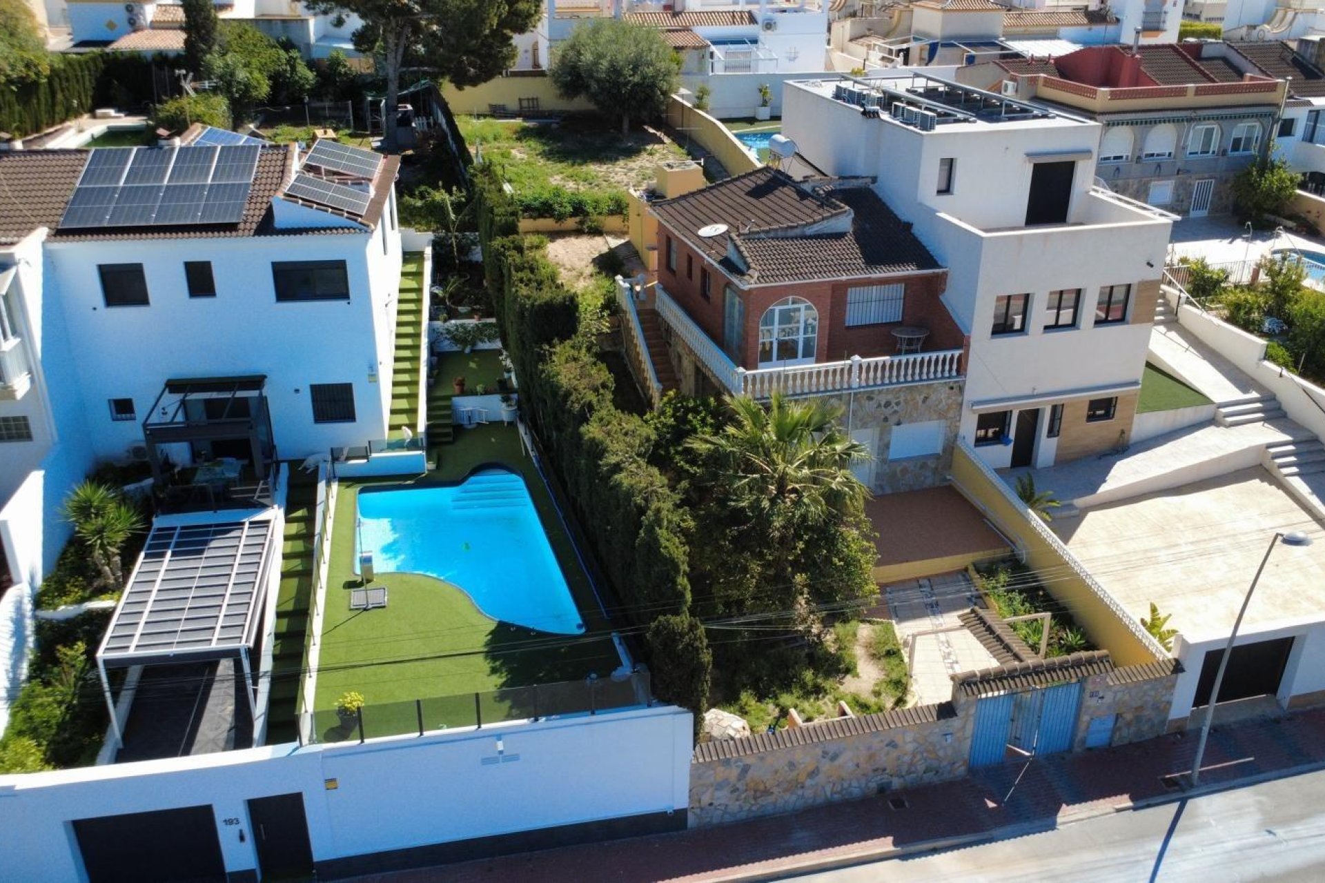 Resale - Villa * - Torrevieja * - Los Balcones *