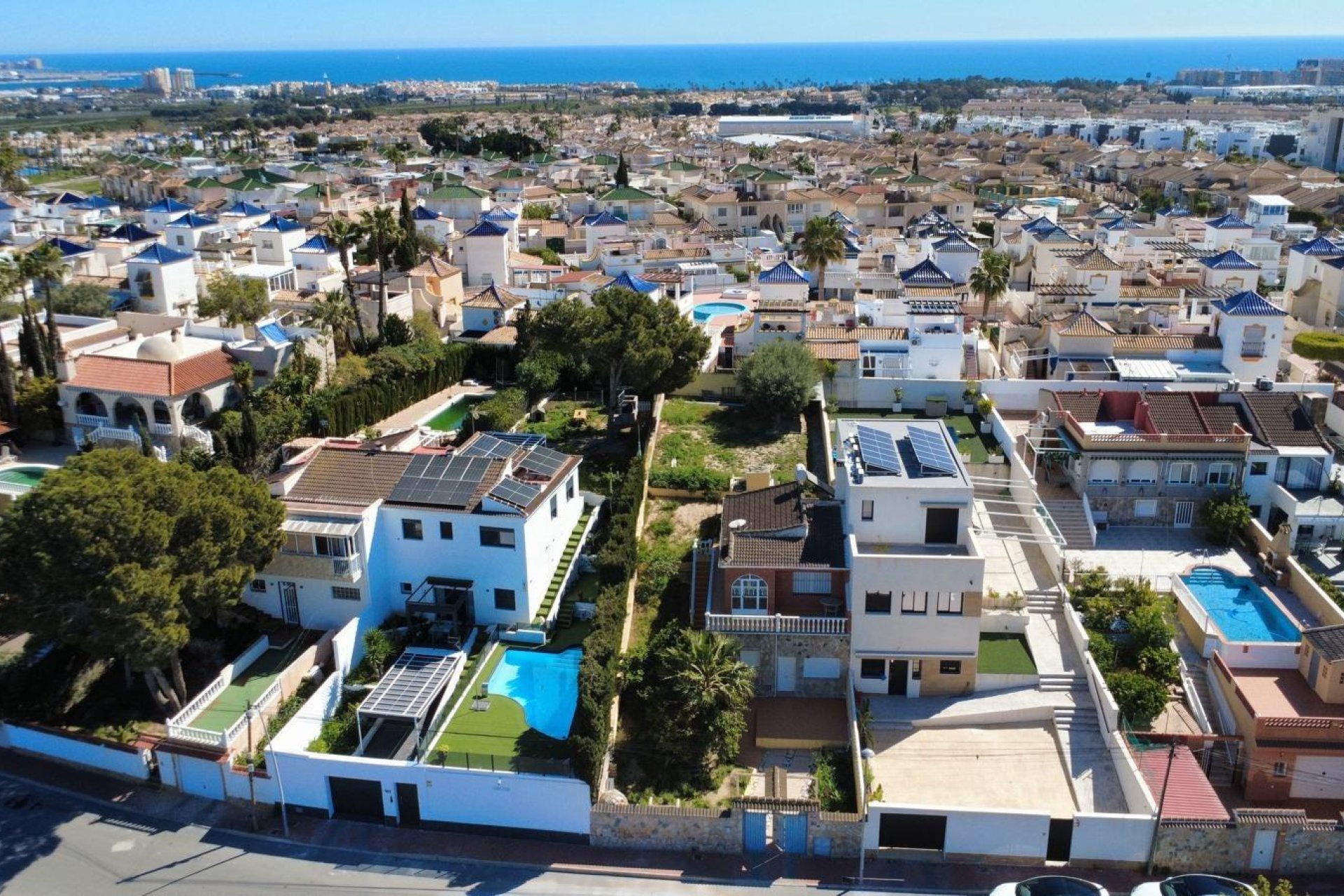 Resale - Villa * - Torrevieja * - Los Balcones *