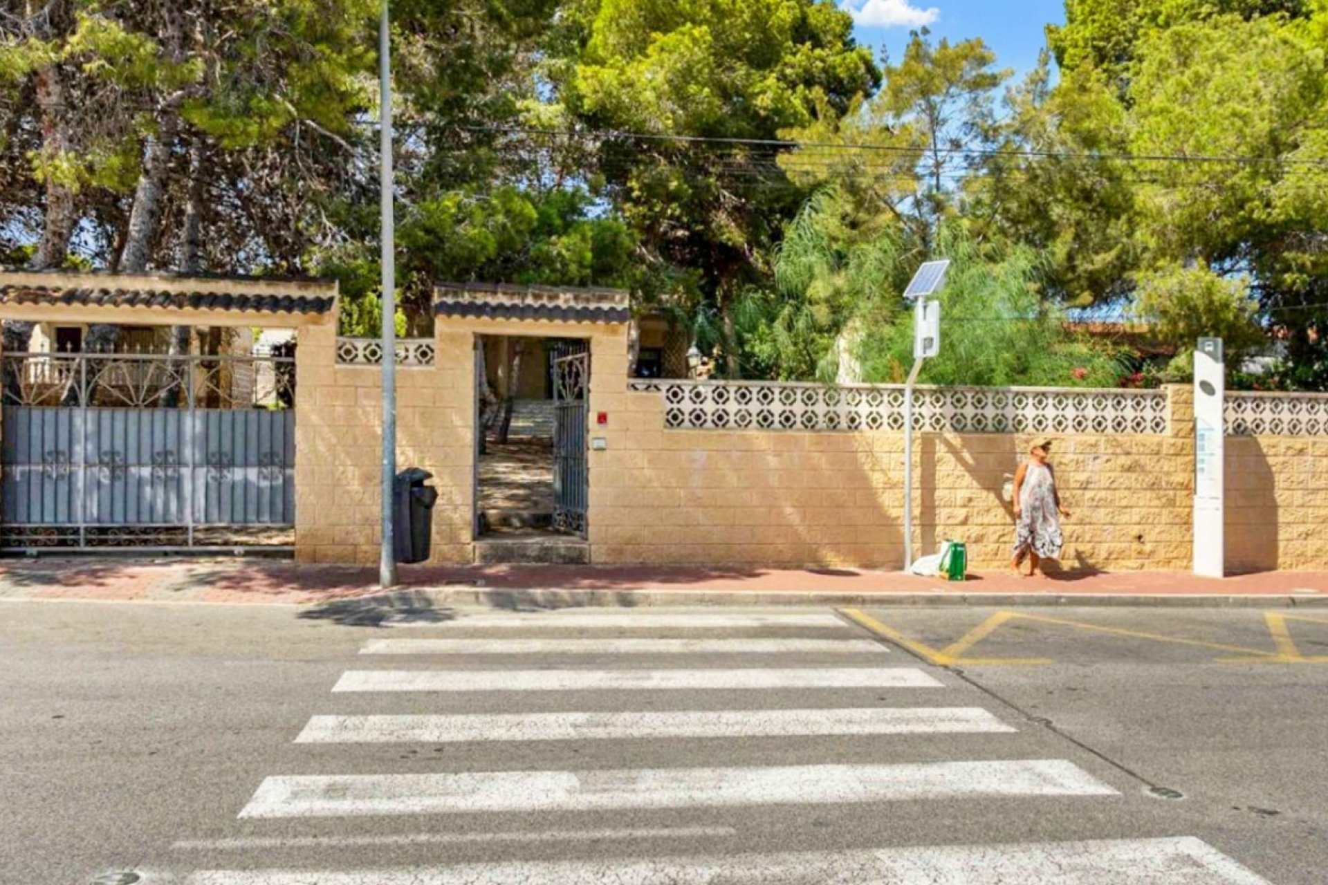 Resale - Villa * - Torrevieja * - Los Balcones *
