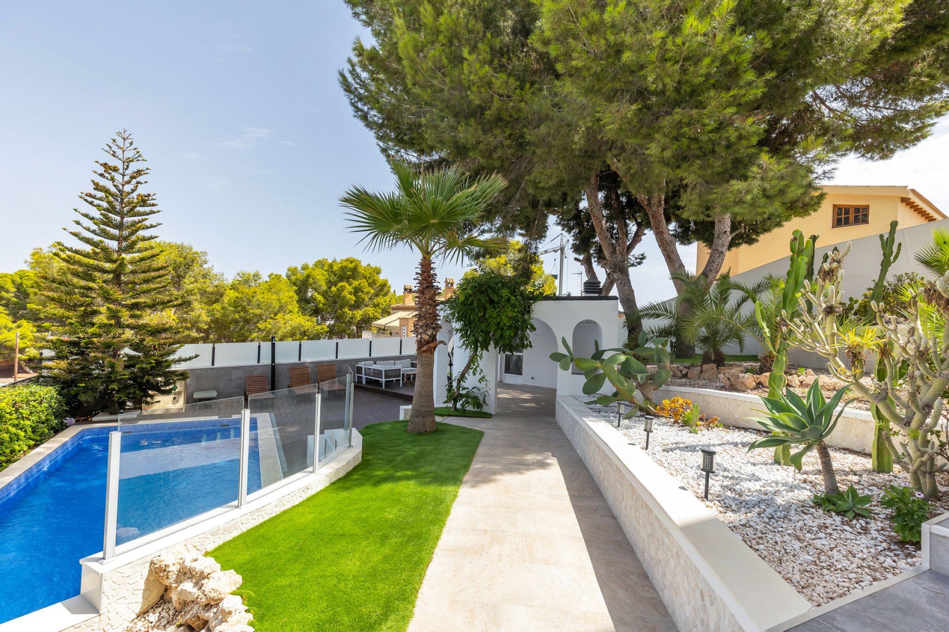 Resale - Villa * - Torrevieja * - Los Balcones *