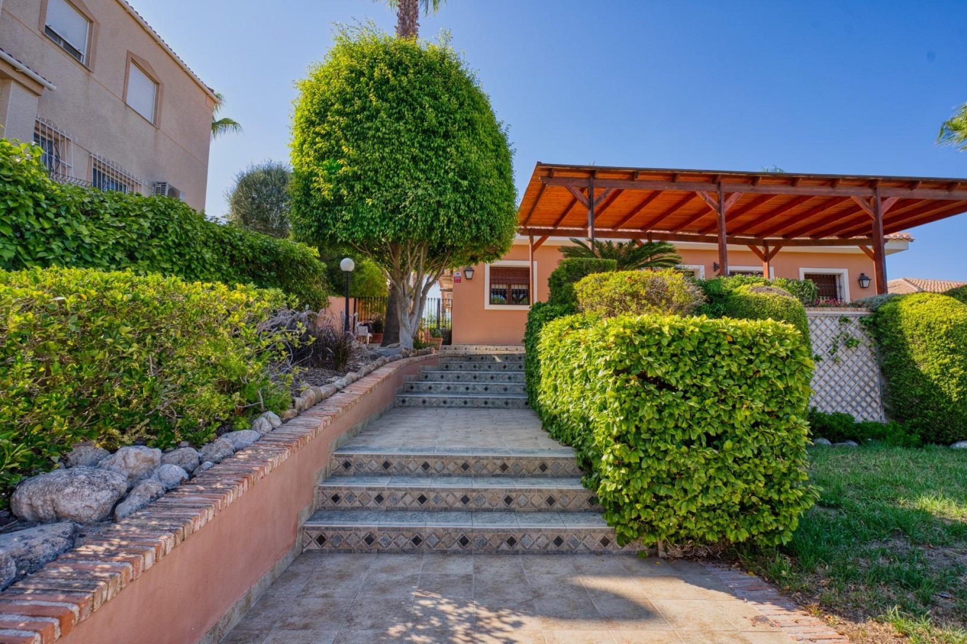 Resale - Villa * - Torrevieja * - Los Balcones *