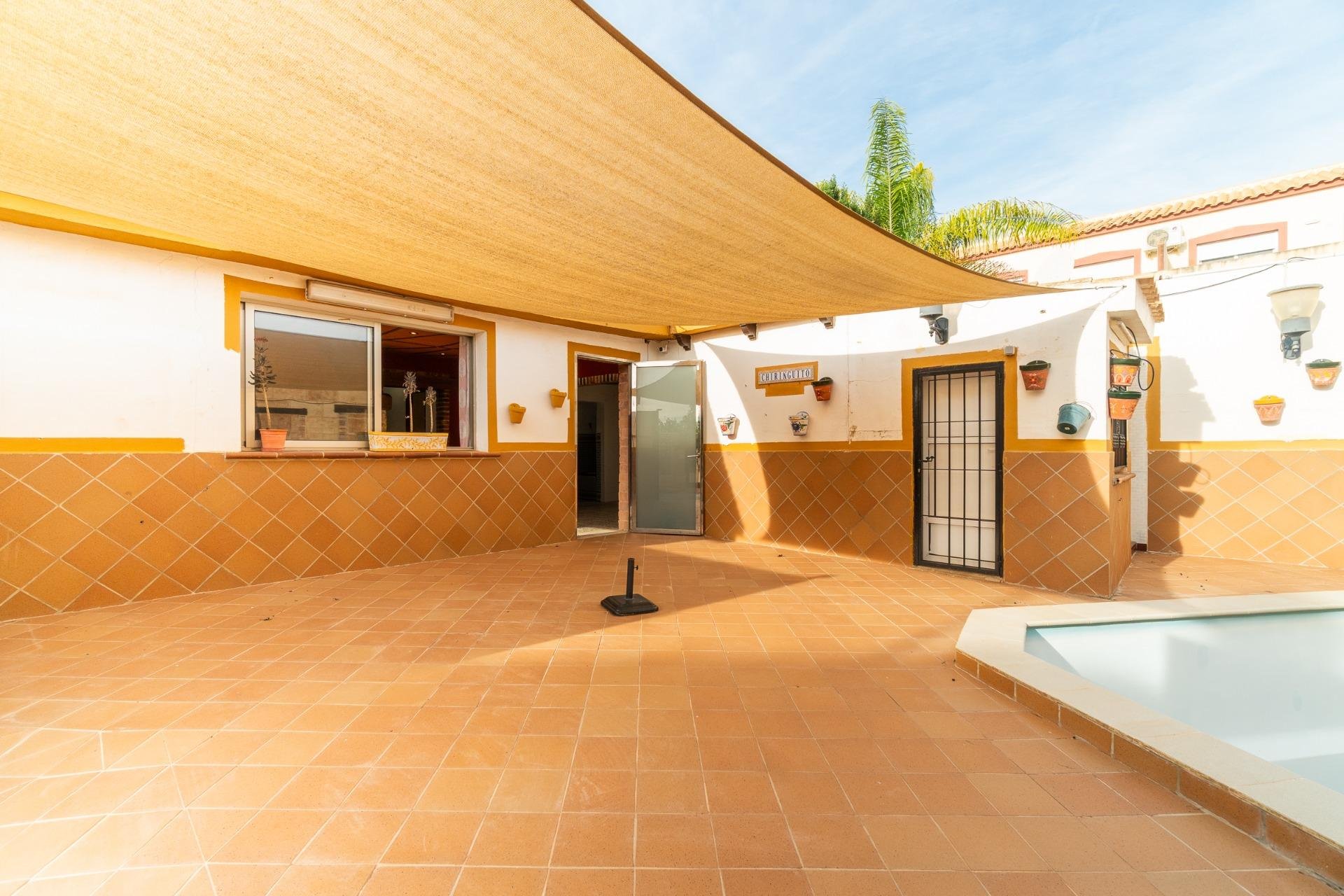 Resale - Villa * - Torrevieja * - Los Balcones *
