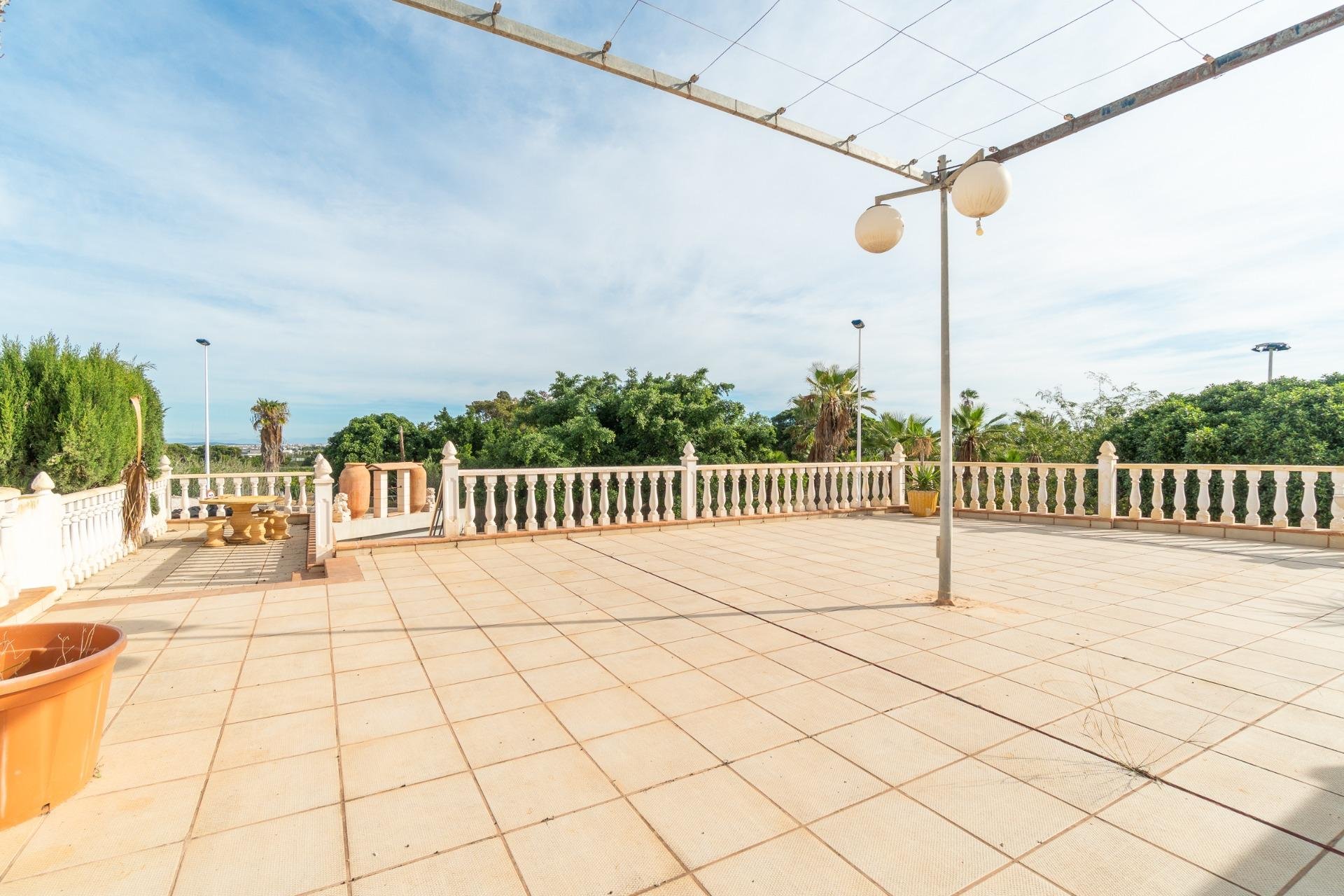 Resale - Villa * - Torrevieja * - Los Balcones *