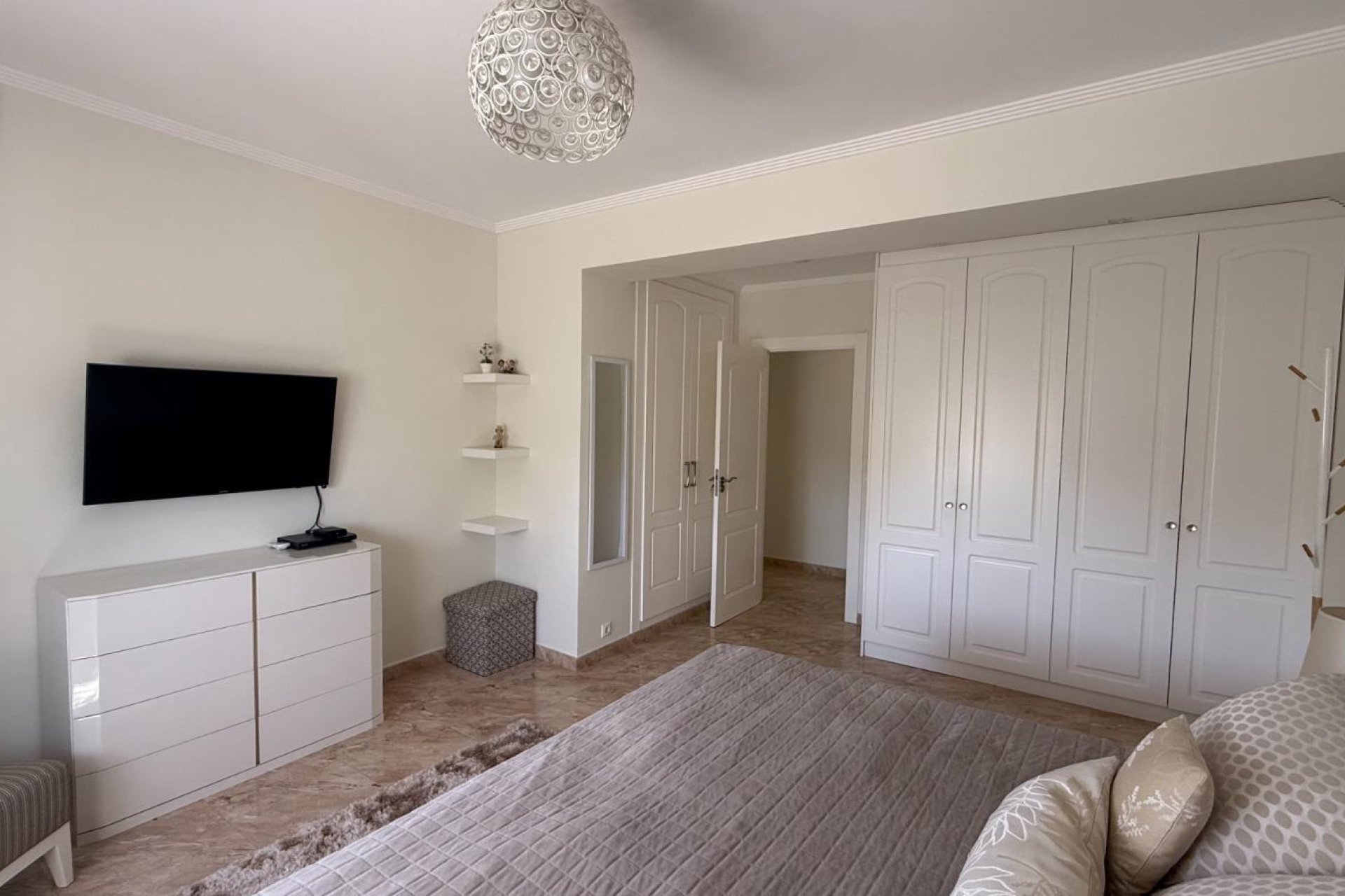 Resale - Villa * - Torrevieja * - Los Balcones *