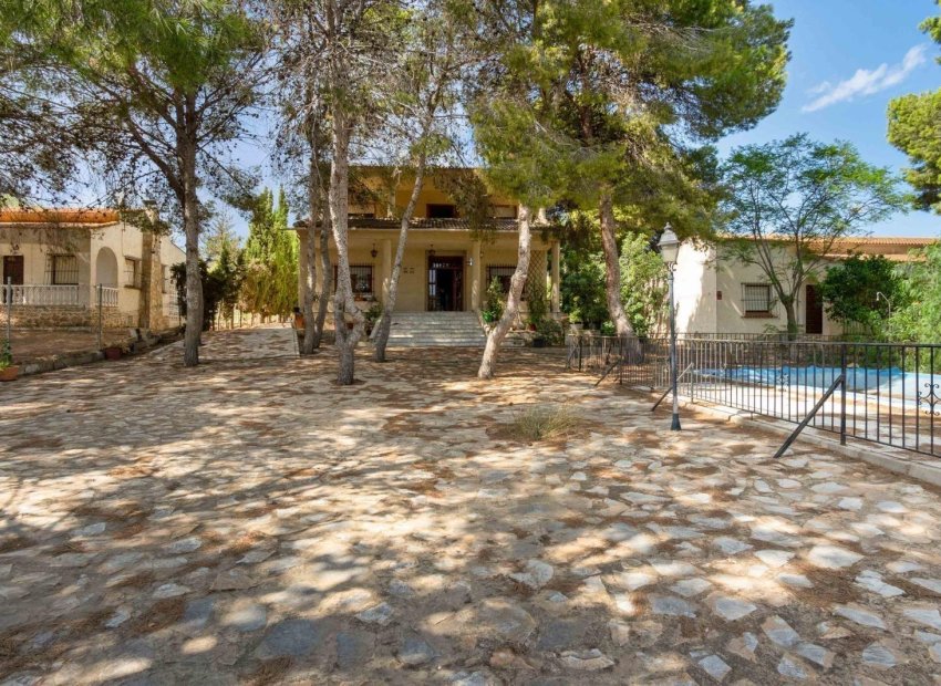 Resale - Villa * - Torrevieja * - Los Balcones *