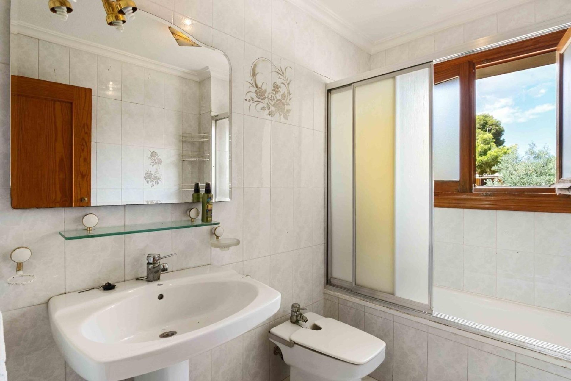 Resale - Villa * - Torrevieja * - Los Balcones *