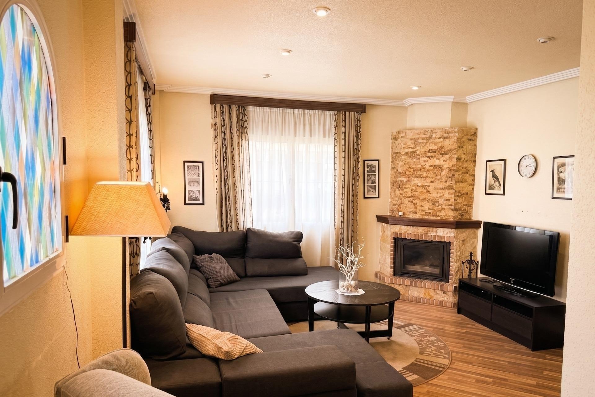 Resale - Villa * - Torrevieja * - Los Balcones *