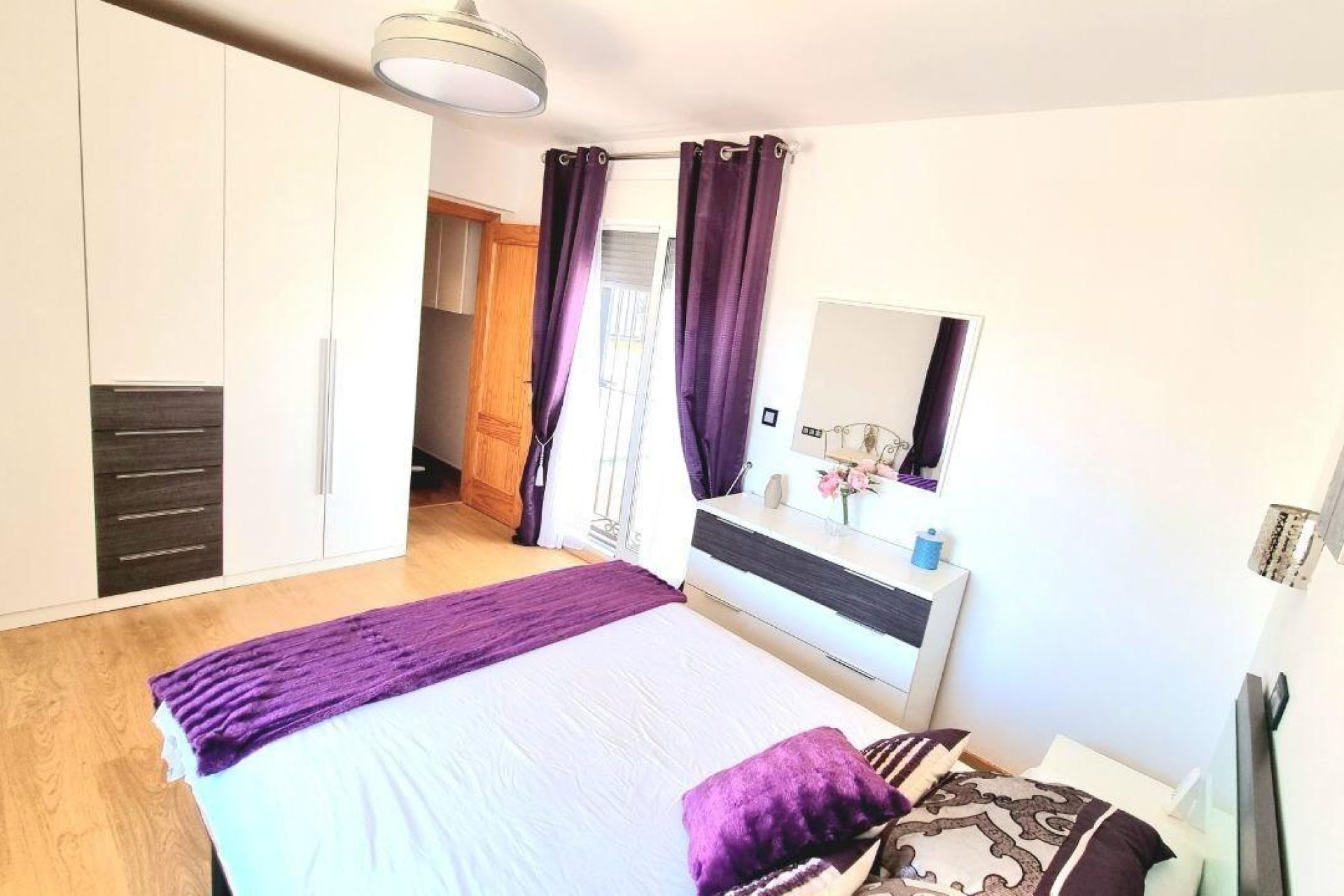Resale - Villa * - Torrevieja * - Los Balcones *