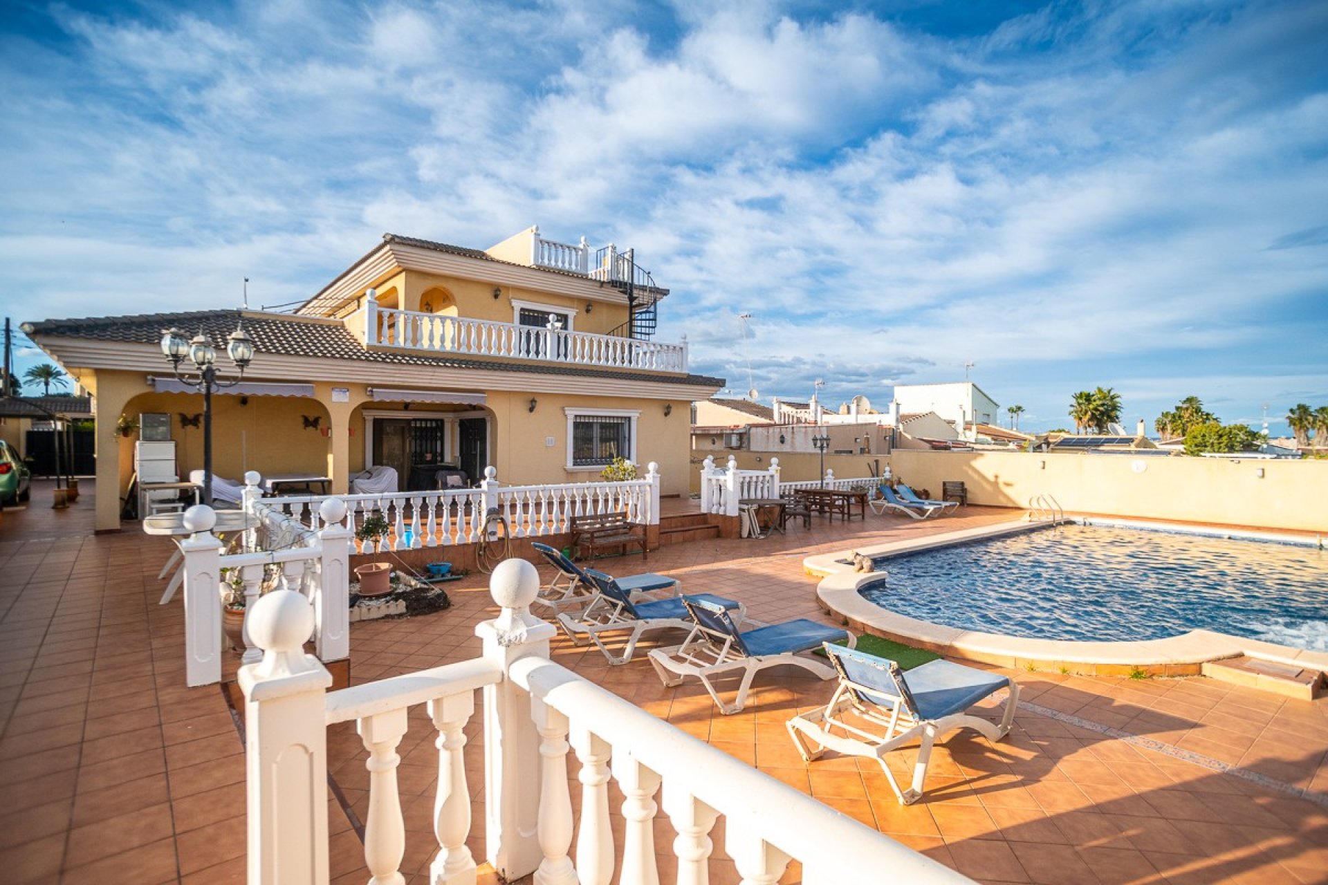Resale - Villa * - Torrevieja * - Los Balcones *
