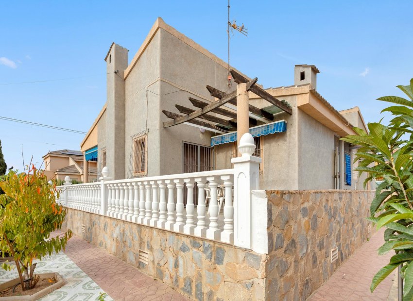 Resale - Villa - Torrevieja - Nueva Torrevieja