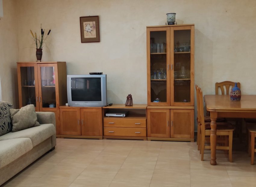 Resale - Villa * - Torrevieja * - Playa de los Locos *