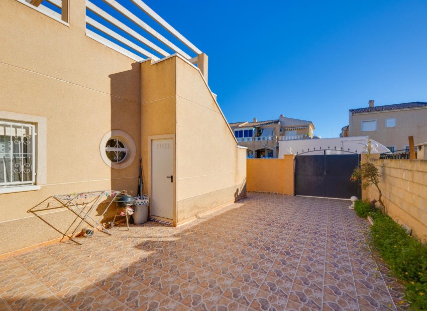 Resale - Villa - Torrevieja - Pueblo - Centro