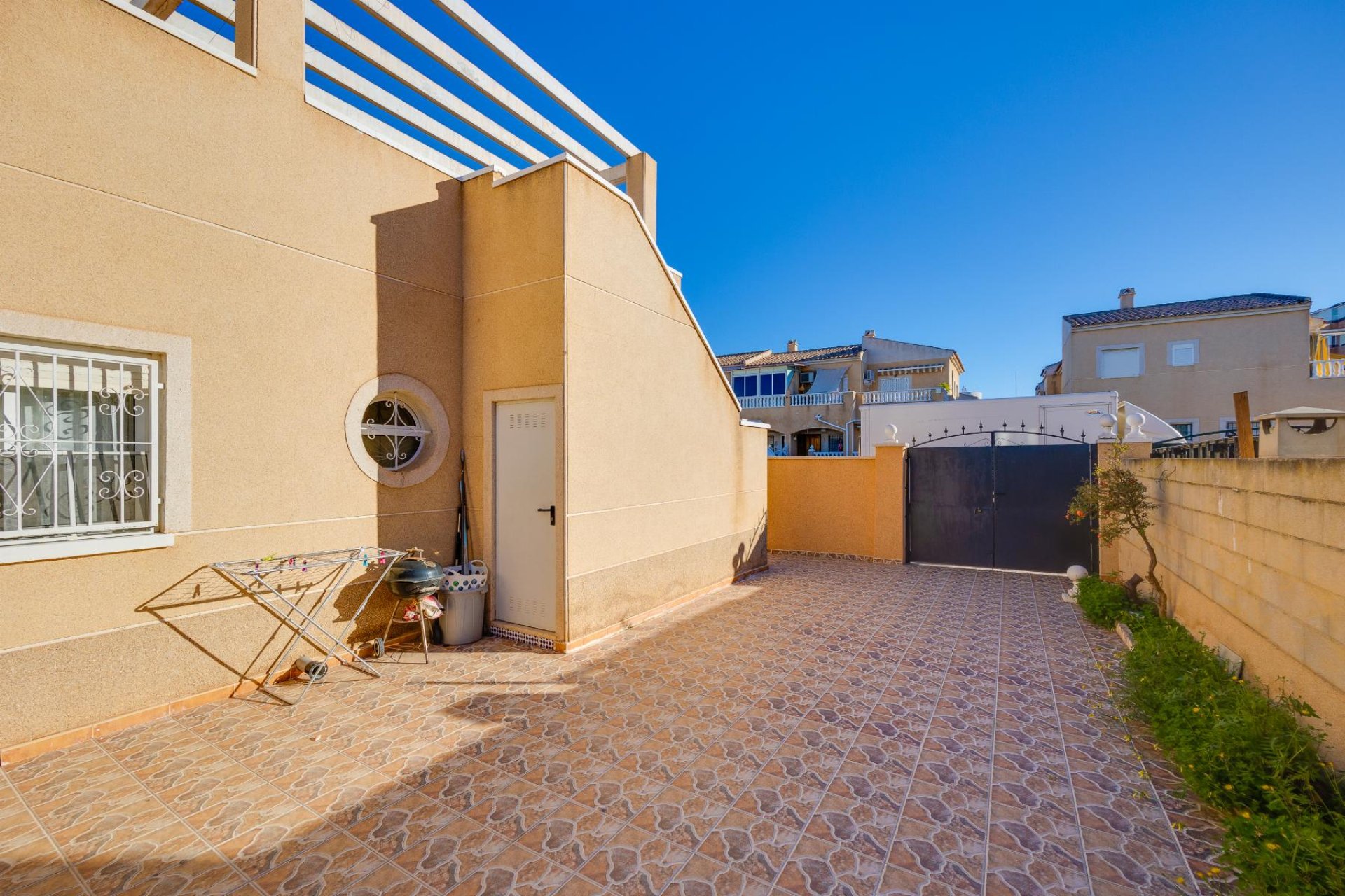 Resale - Villa - Torrevieja - Pueblo - Centro