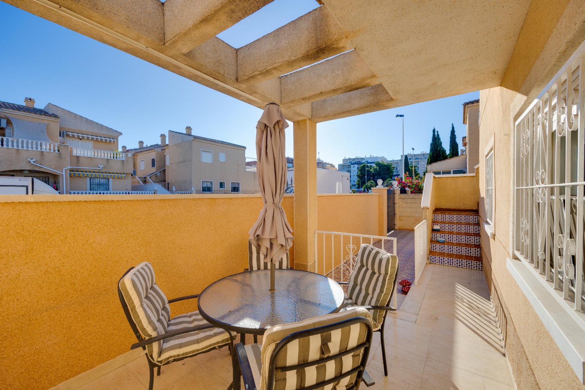 Resale - Villa - Torrevieja - Pueblo - Centro