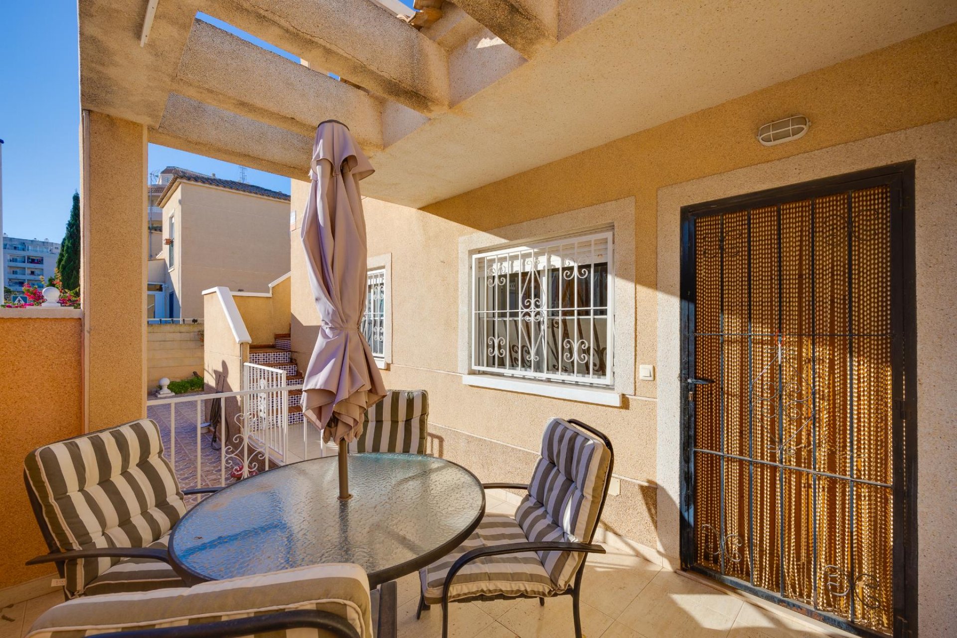 Resale - Villa - Torrevieja - Pueblo - Centro