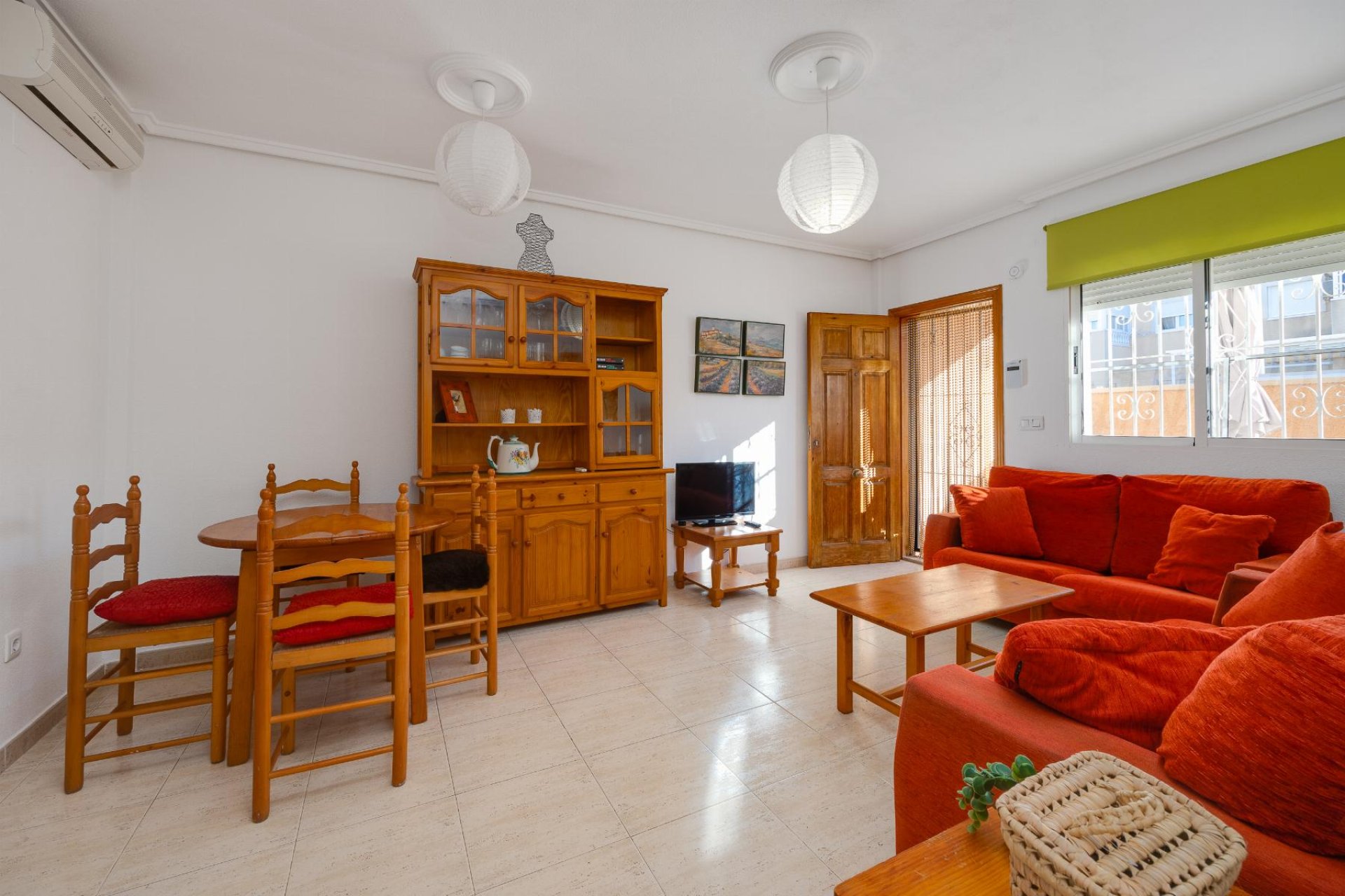 Resale - Villa - Torrevieja - Pueblo - Centro