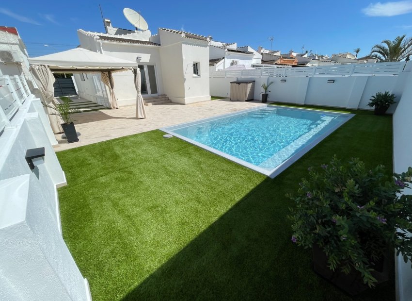 Resale - Villa - Torrevieja - San luis