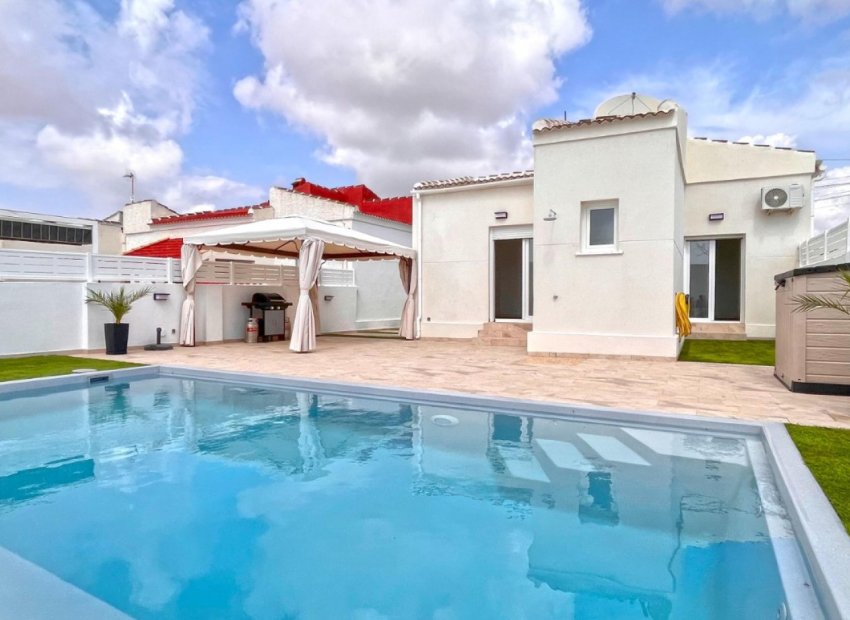 Resale - Villa - Torrevieja - San Luis