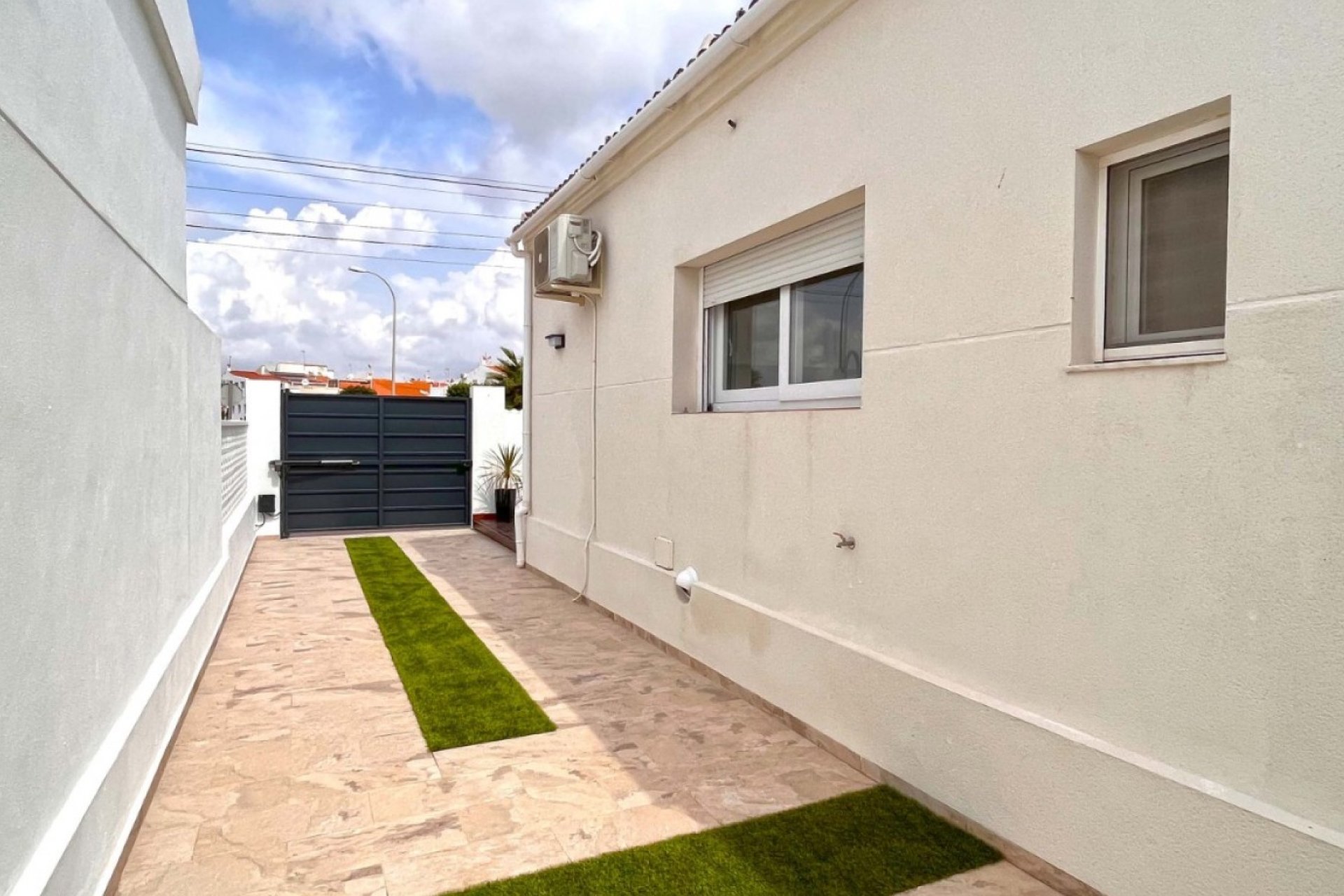 Resale - Villa - Torrevieja - San luis